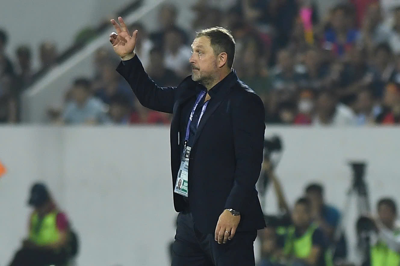 HLV Malaysia: "Chúng tôi thất bại vì nhận bàn thua sớm"