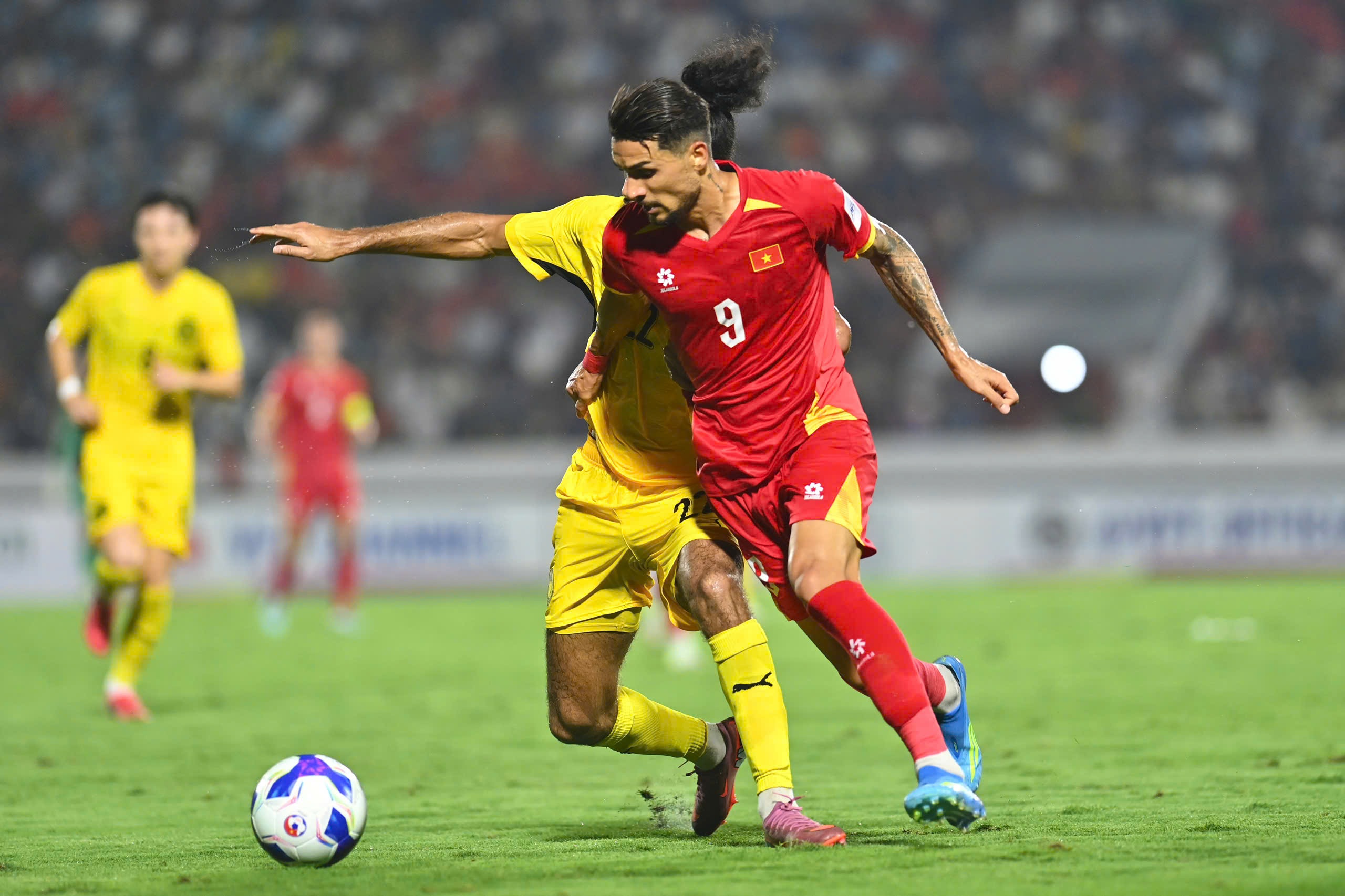 Chuyên gia AFF: “Tuyển Việt Nam đừng quá ám ảnh khi đối thủ nhập tịch ồ ạt”