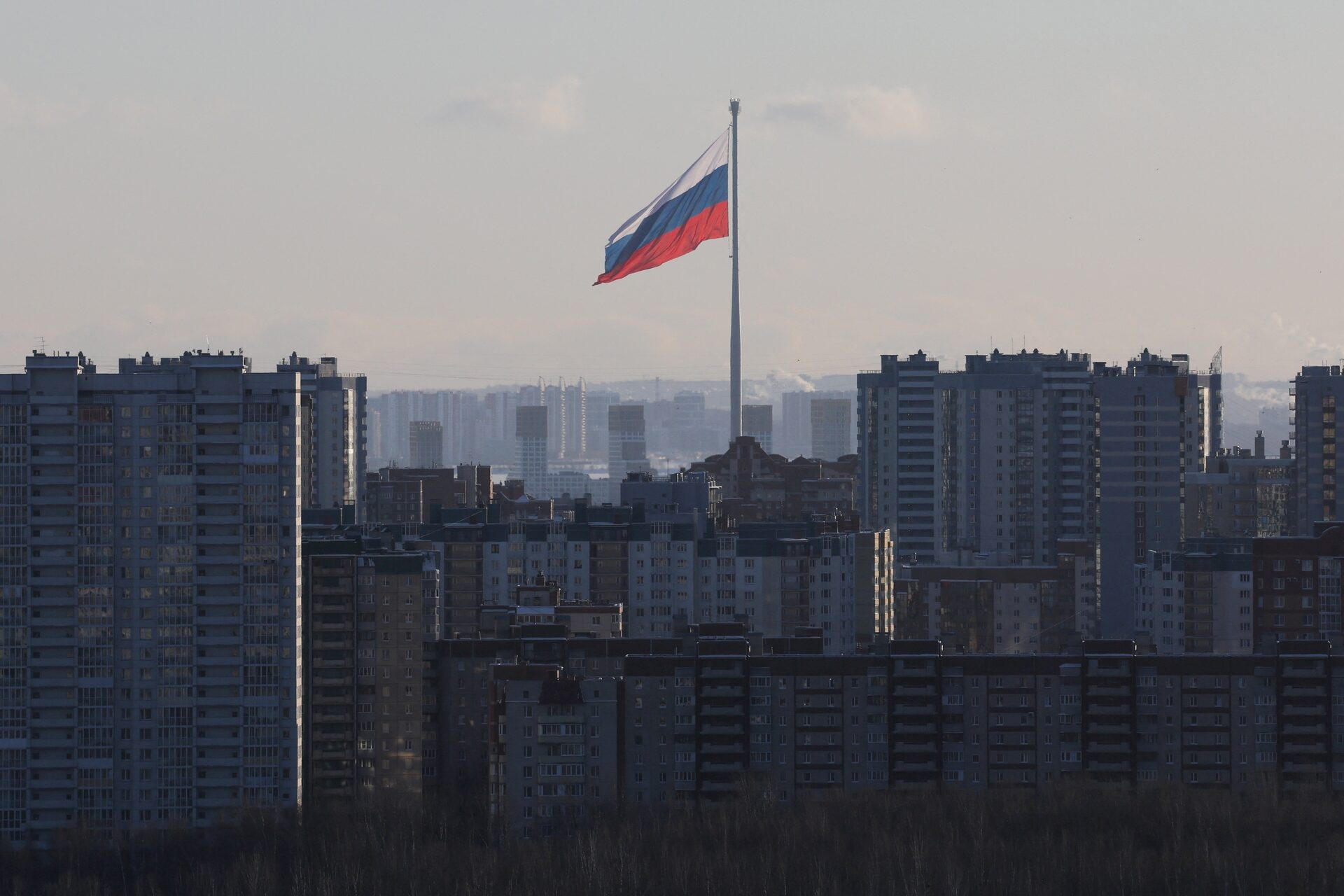 Tỷ phú Nga đề xuất người lao động làm việc 12 giờ/ngày để vực dậy kinh tế