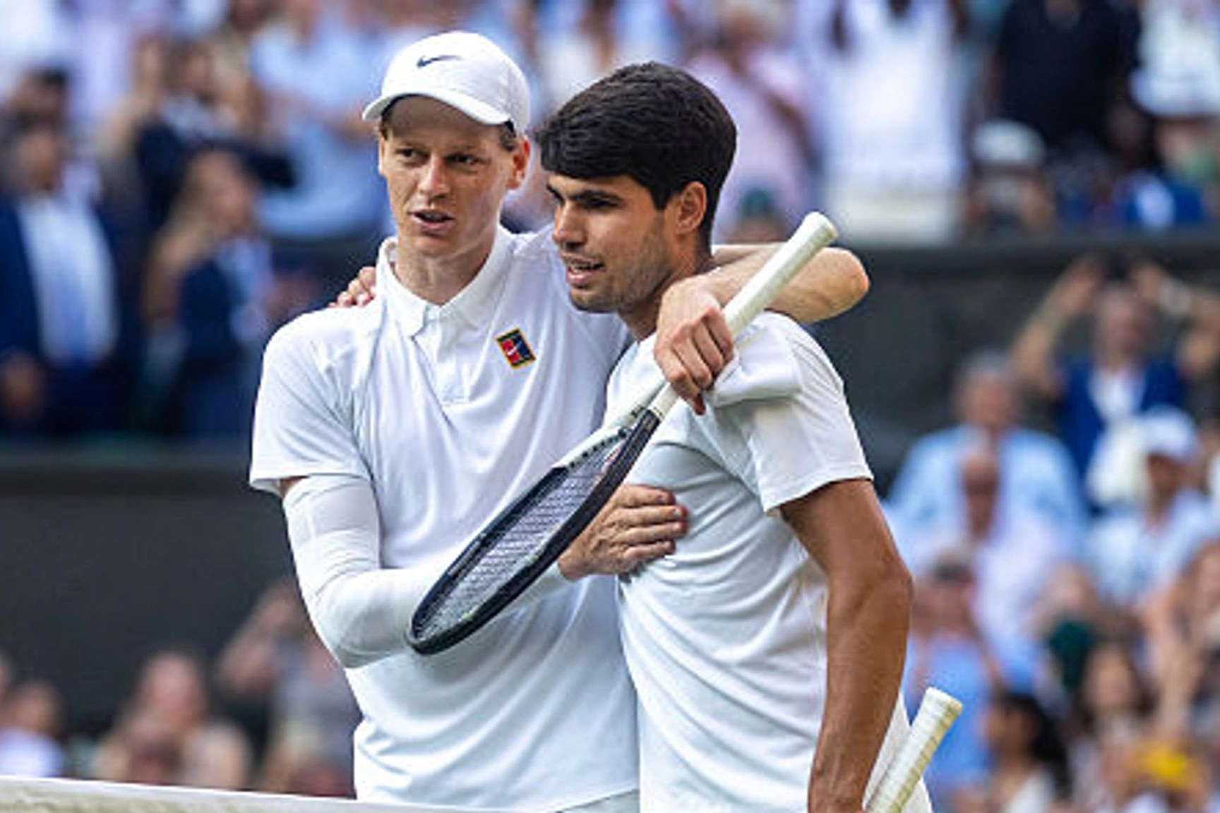 Sinner áp sát Alcaraz, Djokovic bị đẩy xuống số 4 thế giới