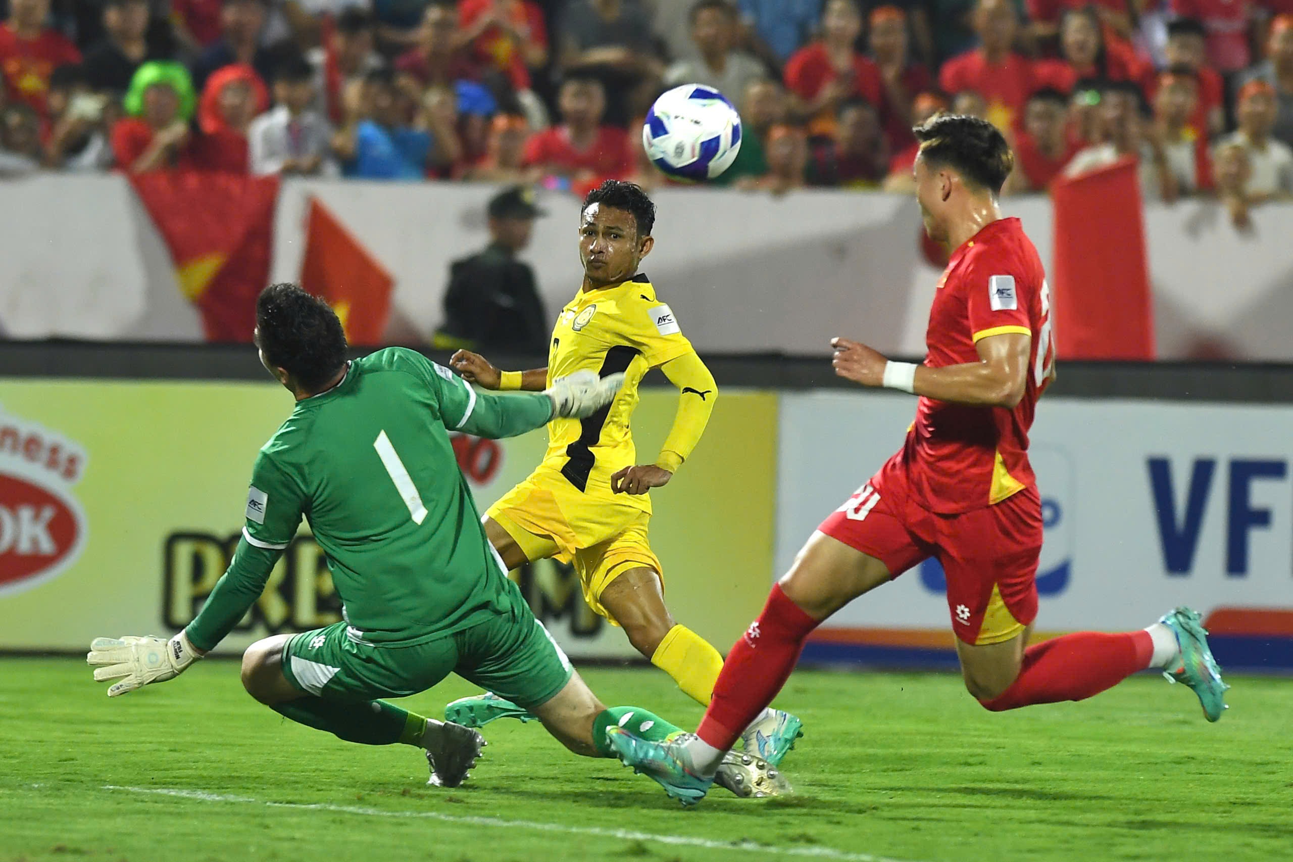 Chuyên gia nói thẳng lý do Malaysia “dưới cơ” tuyển Việt Nam