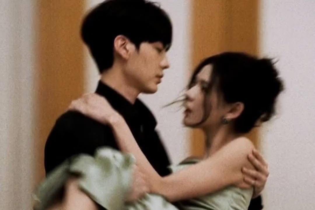 Biết chồng ngoại tình với sếp nữ hơn 13 tuổi, tôi vẫn chọn im lặng