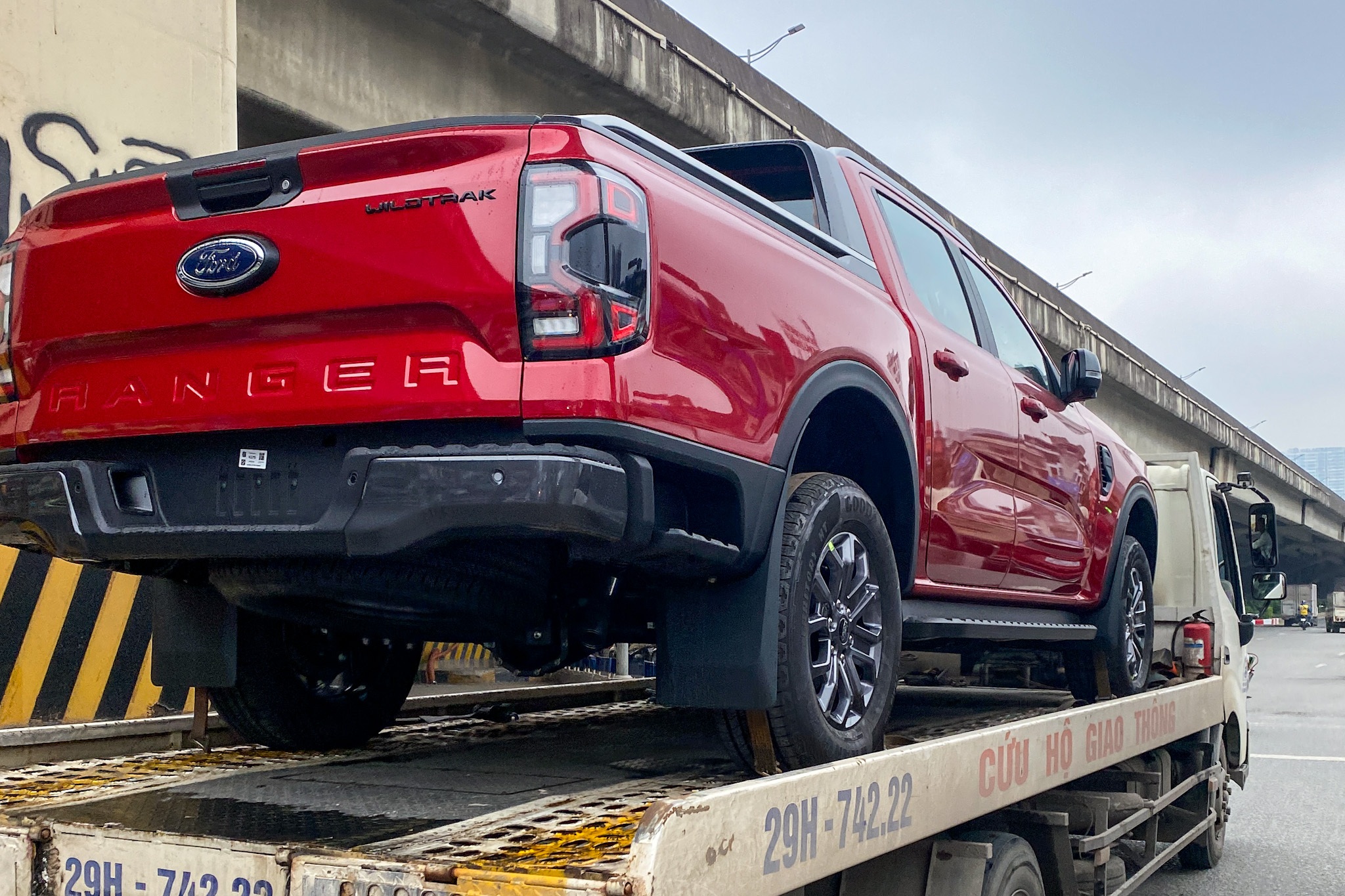 Xe bán tải có phải chấp hành biển cấm ô tô tải?