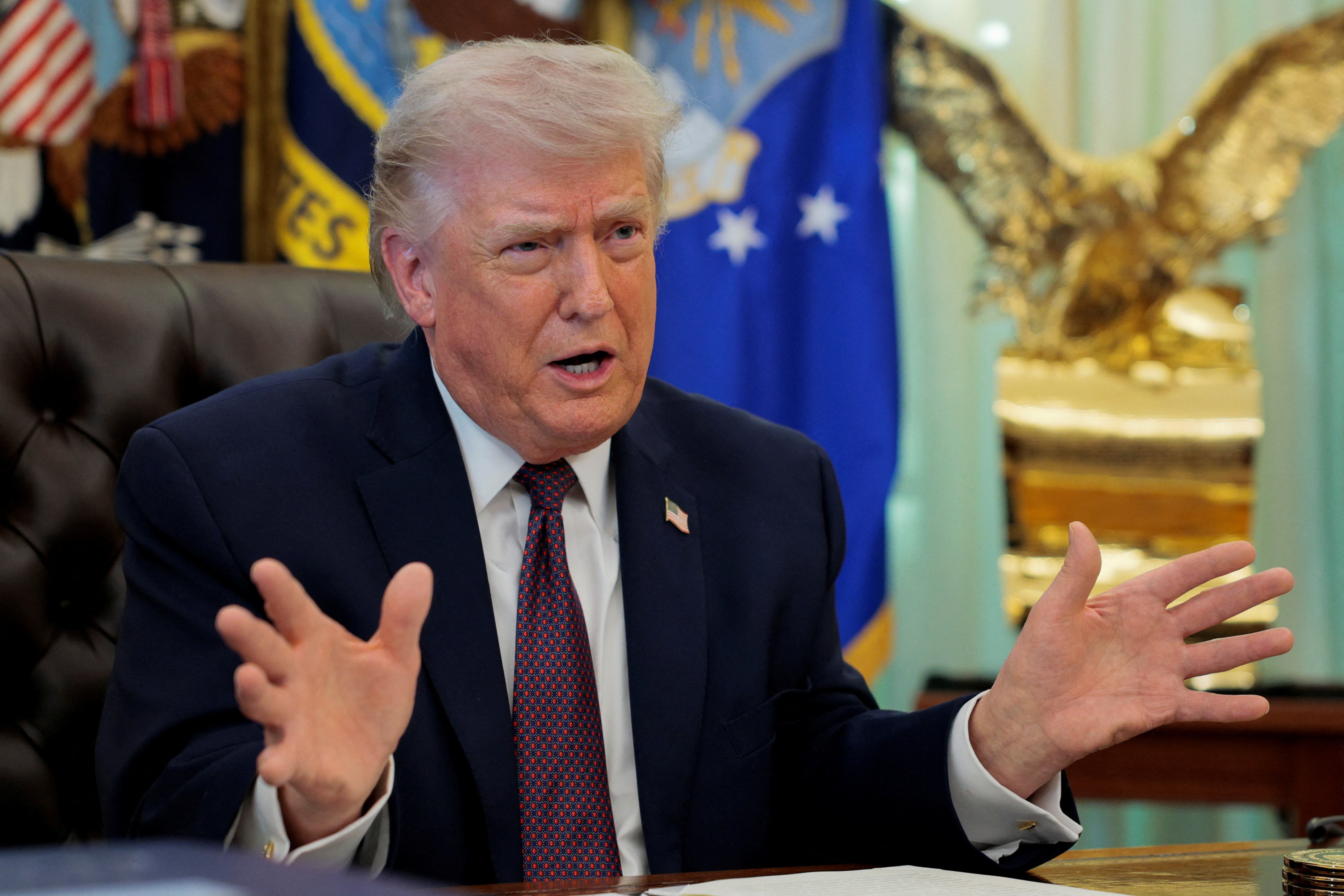 Tổng thống Trump ra “tối hậu thư” sau vụ sập cầu, Iran quyết không đầu hàng