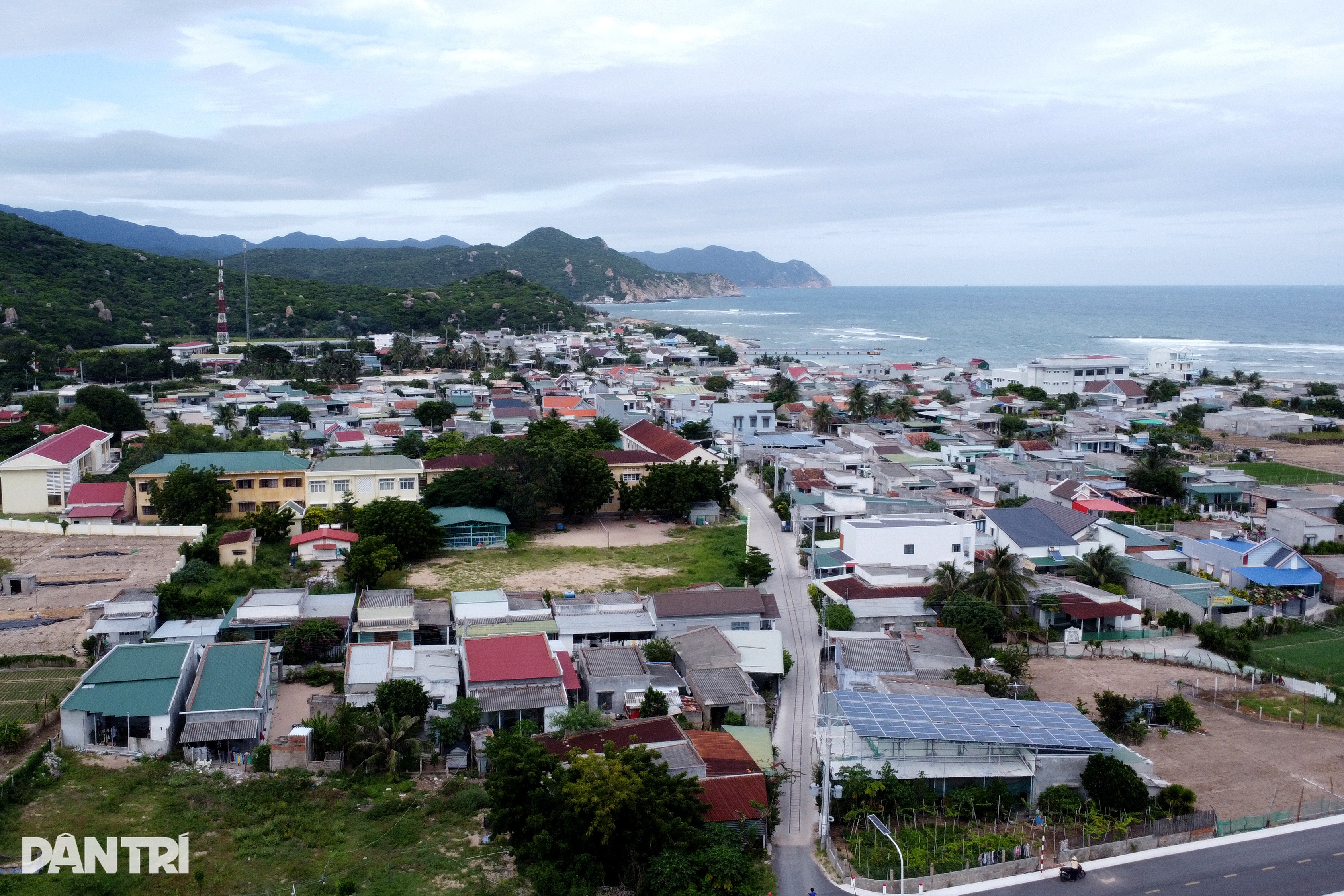 Nhiều hộ dân nhận hơn 190 tỷ đồng tiền bồi thường tại dự án điện hạt nhân