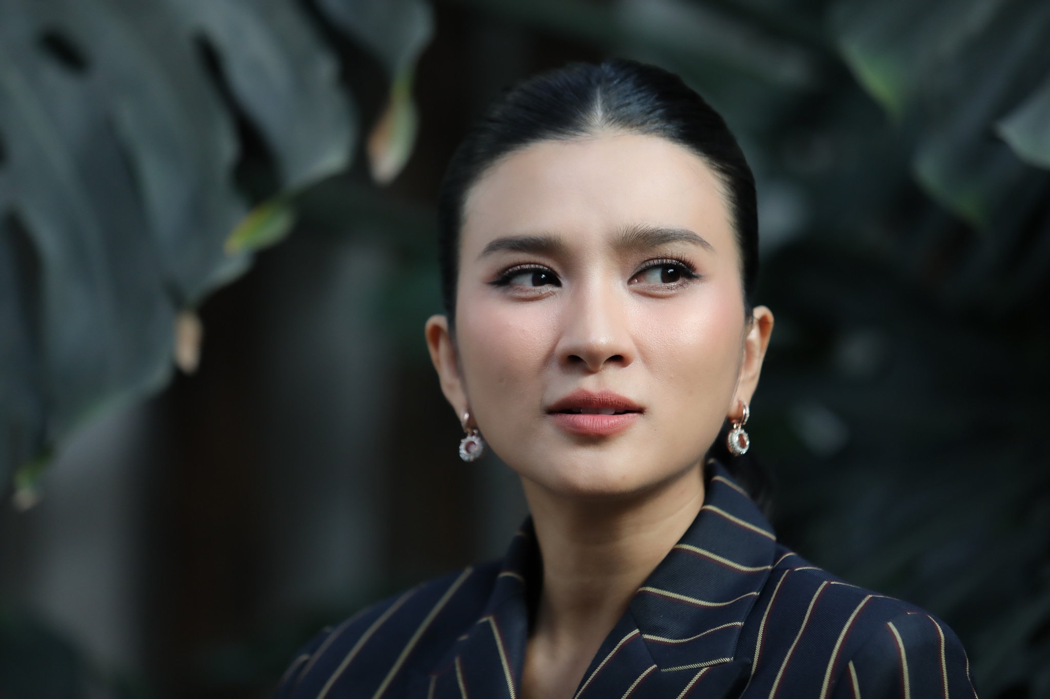 NSƯT Kim Tuyến nói về 19 năm làm mẹ đơn thân: "Tôi không giấu con"
