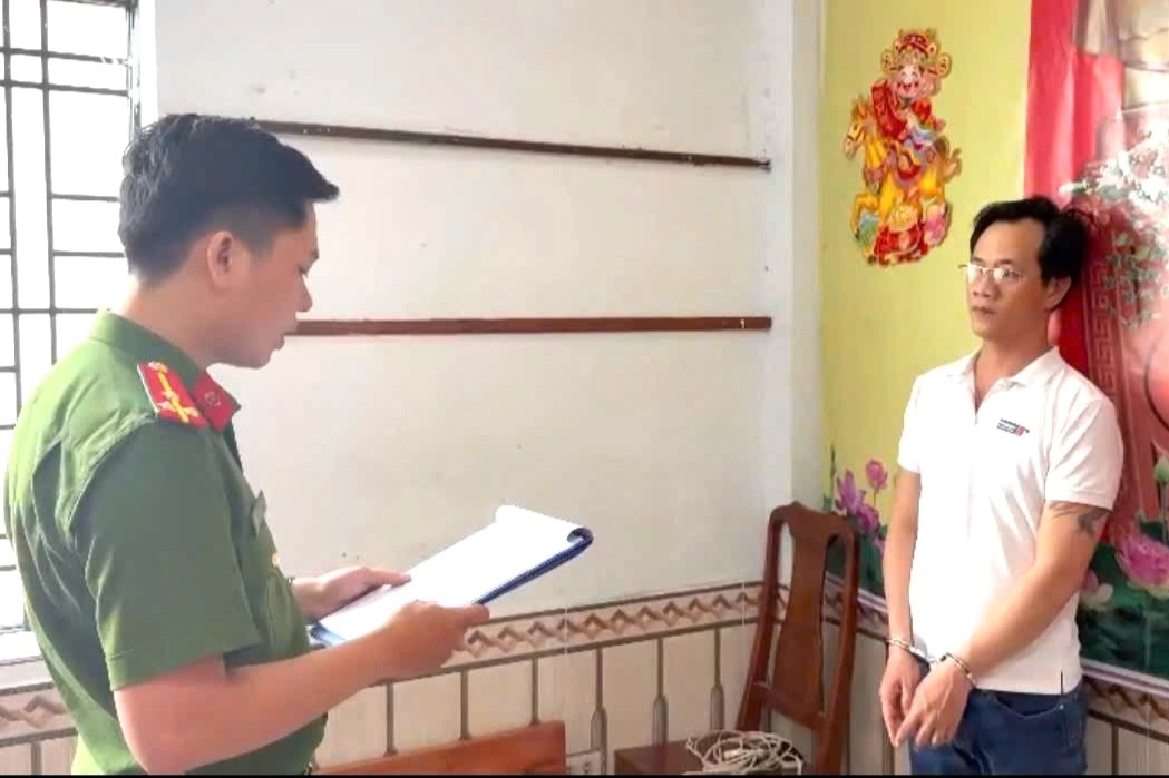 Tung tin gian dối, nhờ người đóng giả doanh nhân, lừa bạn 1,6 tỷ đồng