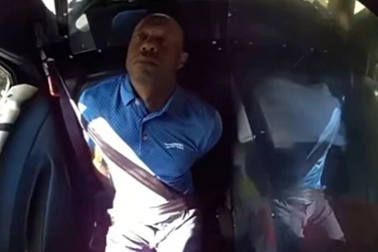 Cảnh sát công bố video bắt giữ Tiger Woods