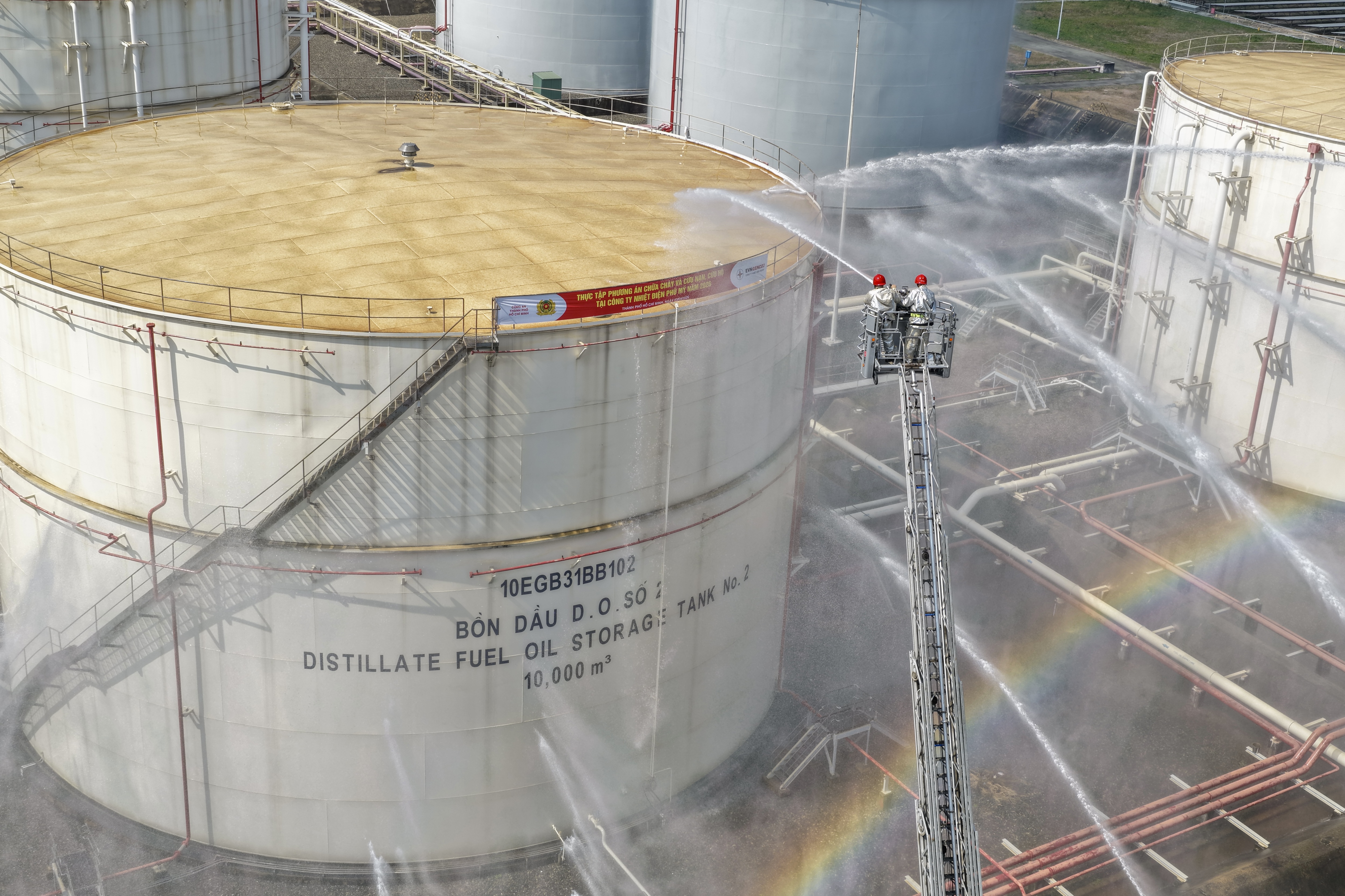 Hàng trăm người tham gia diễn tập chữa cháy tại nhà máy nhiệt điện ở TPHCM