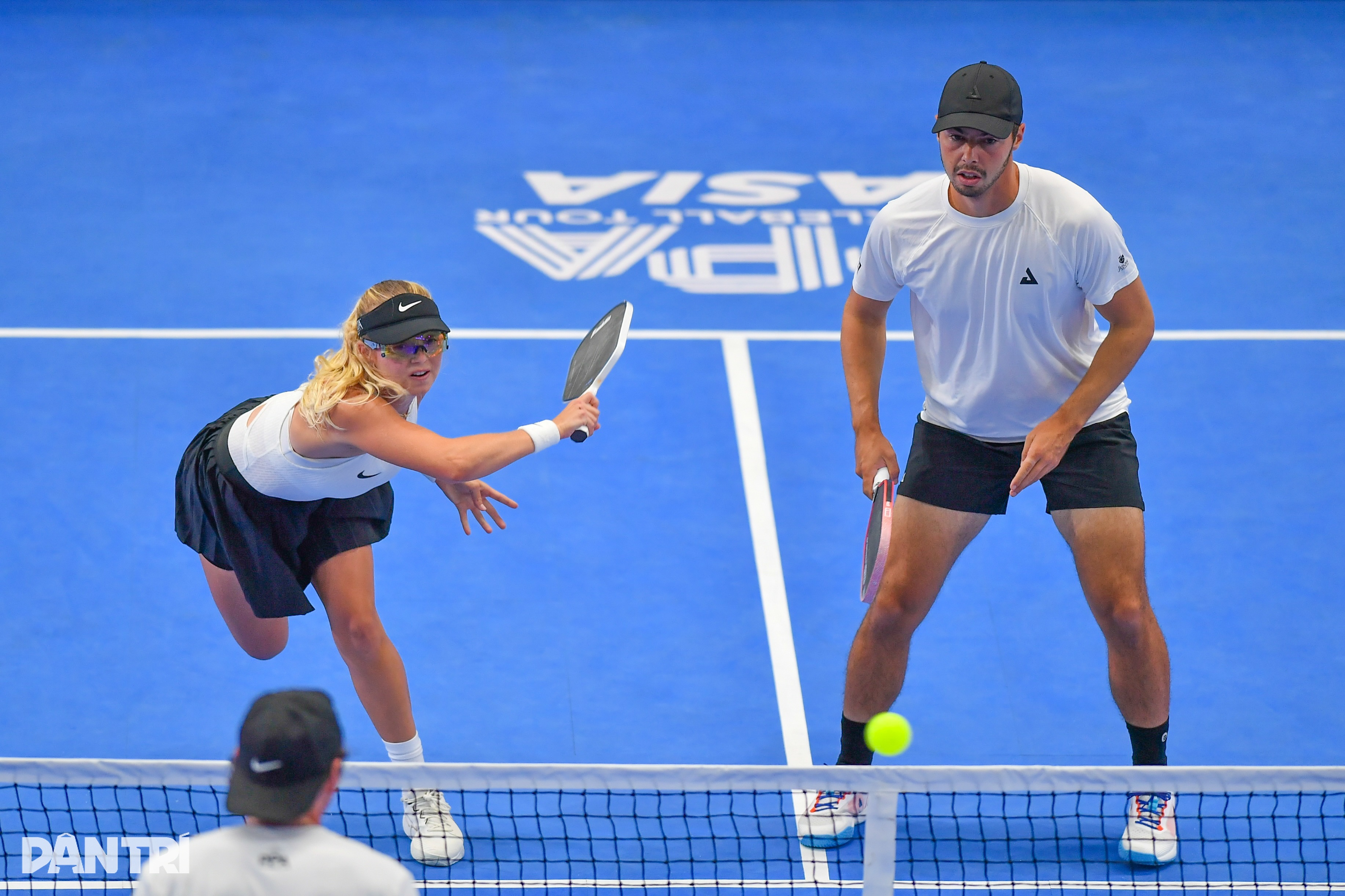 Cặp đôi pickleball số một thế giới khiến CĐV Hà Nội "đứng ngồi không yên"