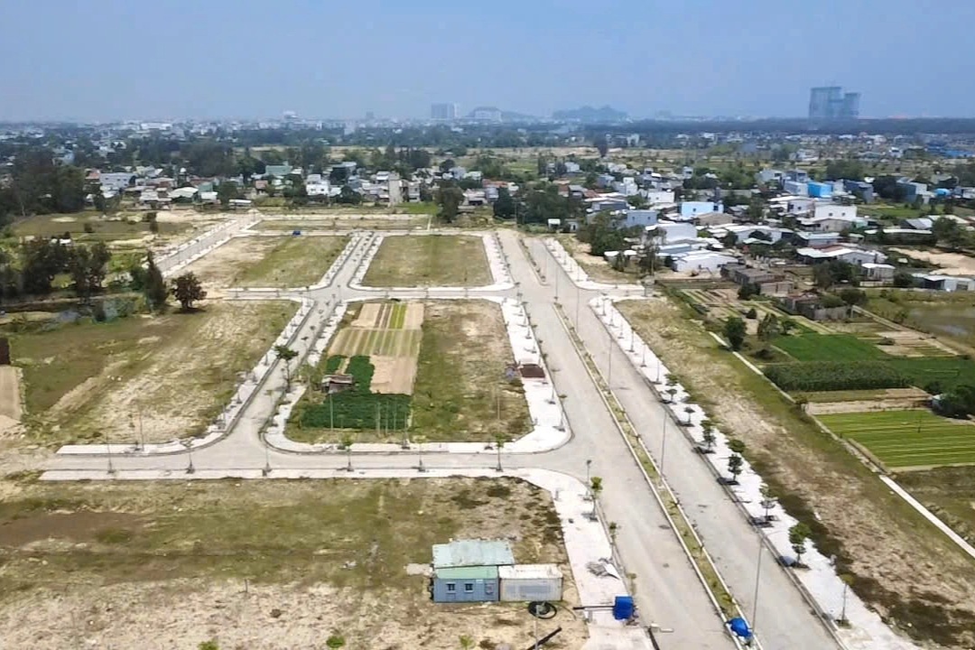 Vụ công ty địa ốc nợ người dân 1.000 sổ đỏ: Cuối năm sẽ ra sổ?