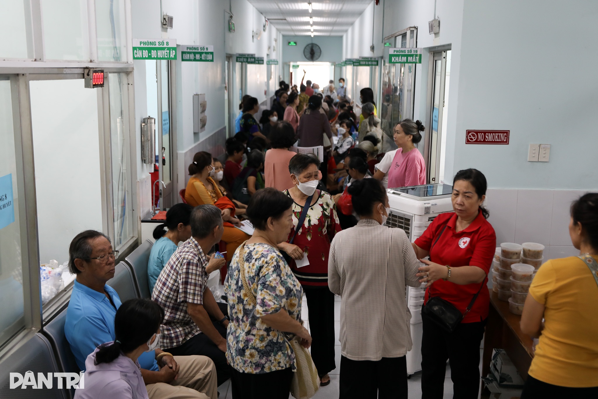 Hàng nghìn người dân TPHCM tham gia tầm soát sức khỏe miễn phí