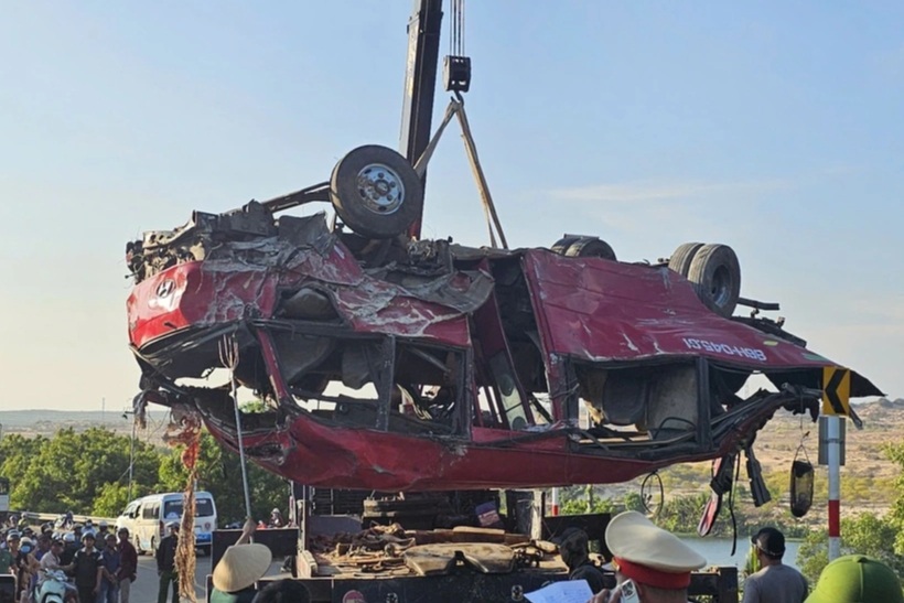 Hai vấn đề pháp lý quan trọng từ vụ xe khách lao xuống vực làm 4 người chết