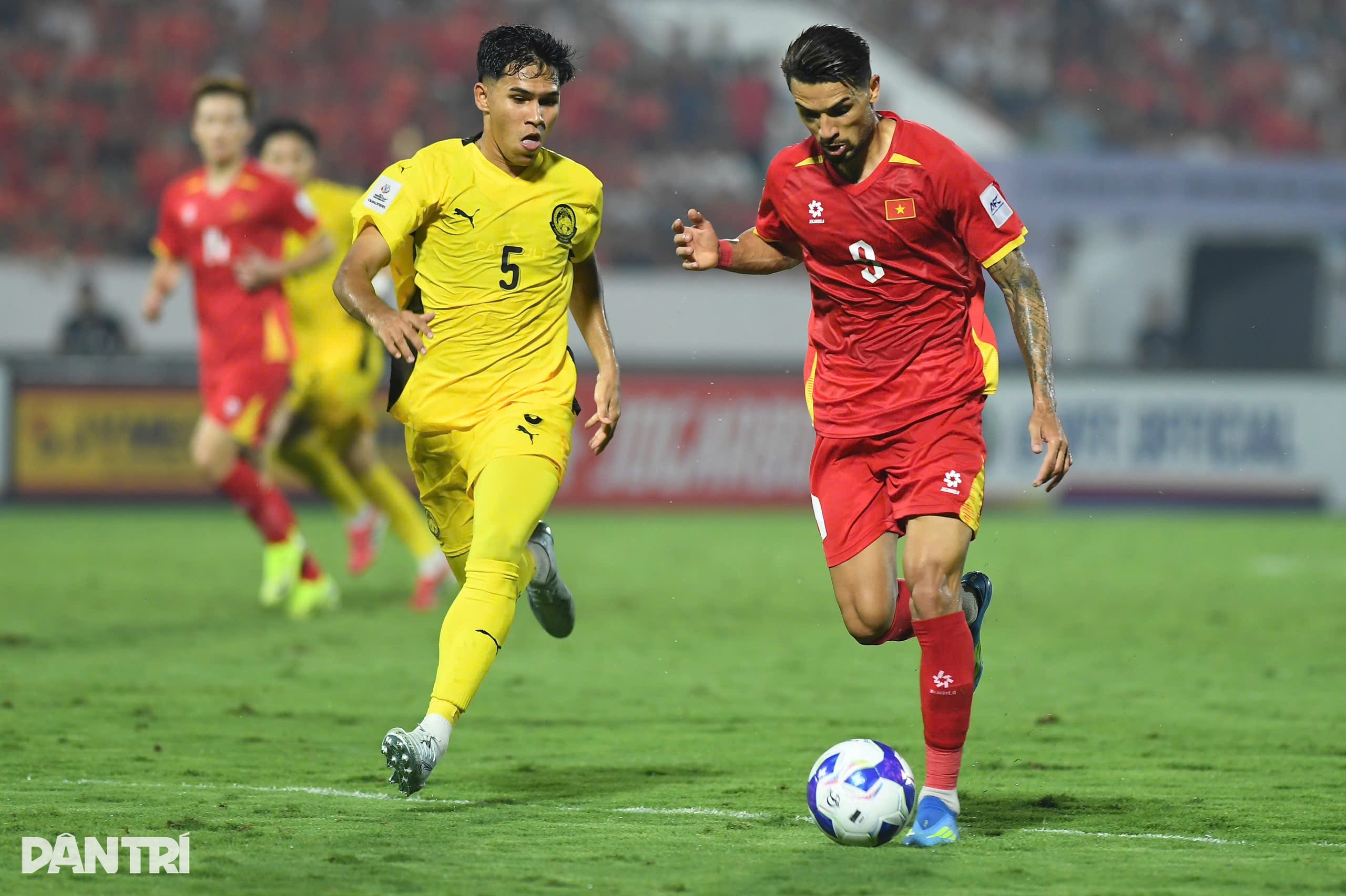 CLB Malaysia chi đậm để chiêu mộ Hoàng Hên