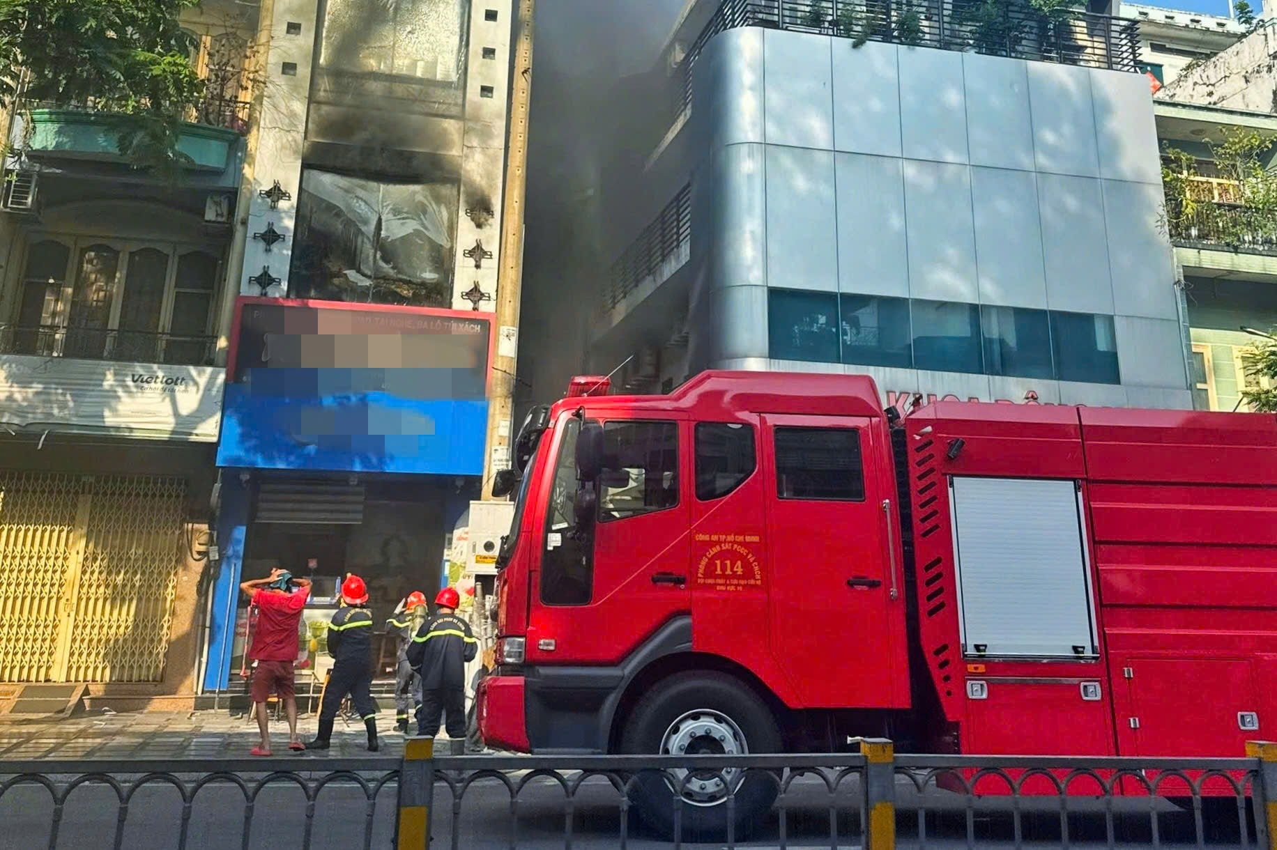 Cháy nhà 4 tầng ở TPHCM