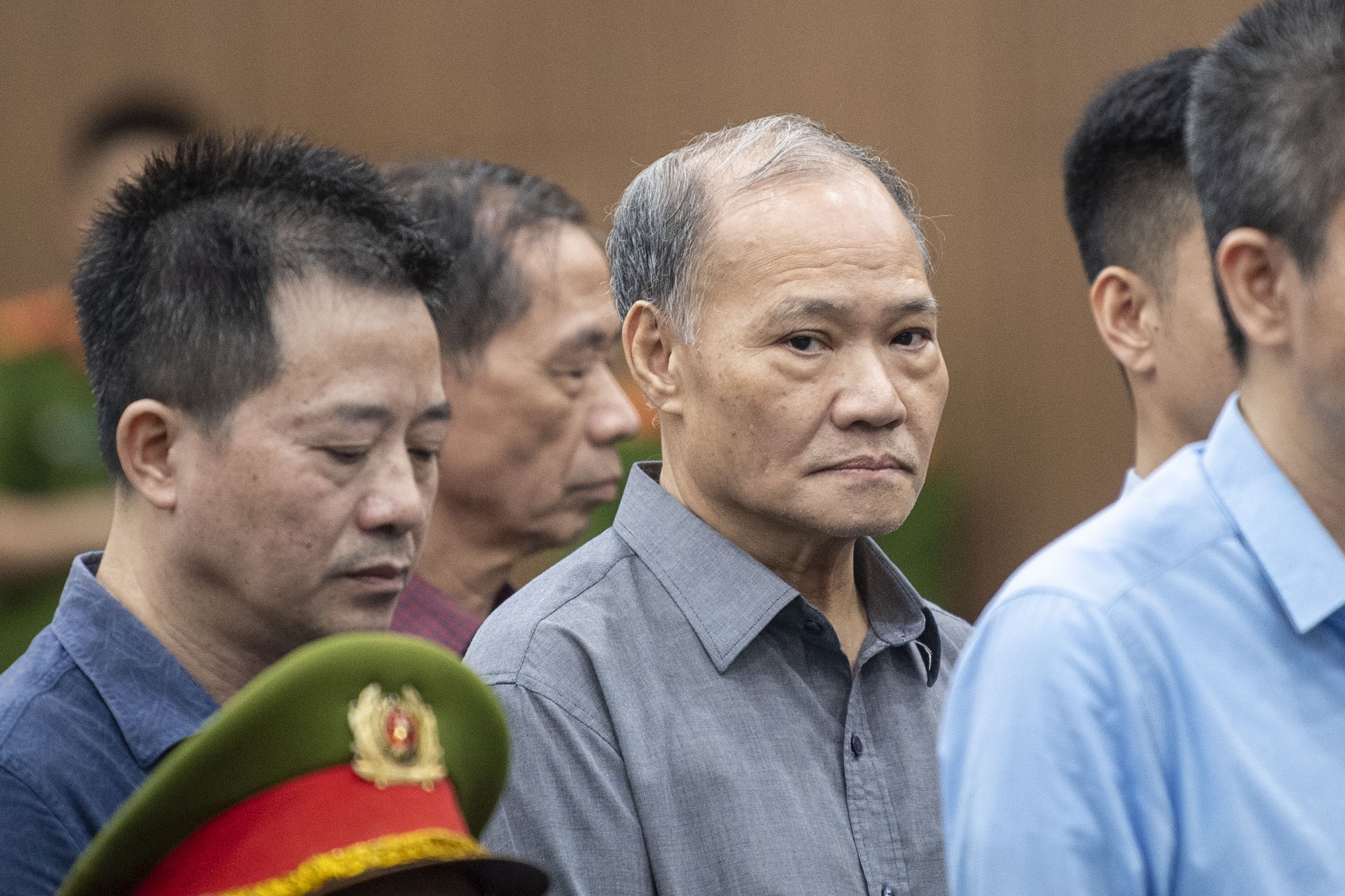 Cựu Thứ trưởng Hoàng Văn Thắng bị tuyên 4 năm tù