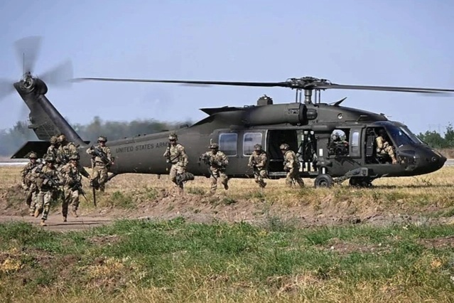 Vì sao Mỹ cần 155 máy bay, hàng trăm đặc nhiệm giải cứu phi công ở Iran?