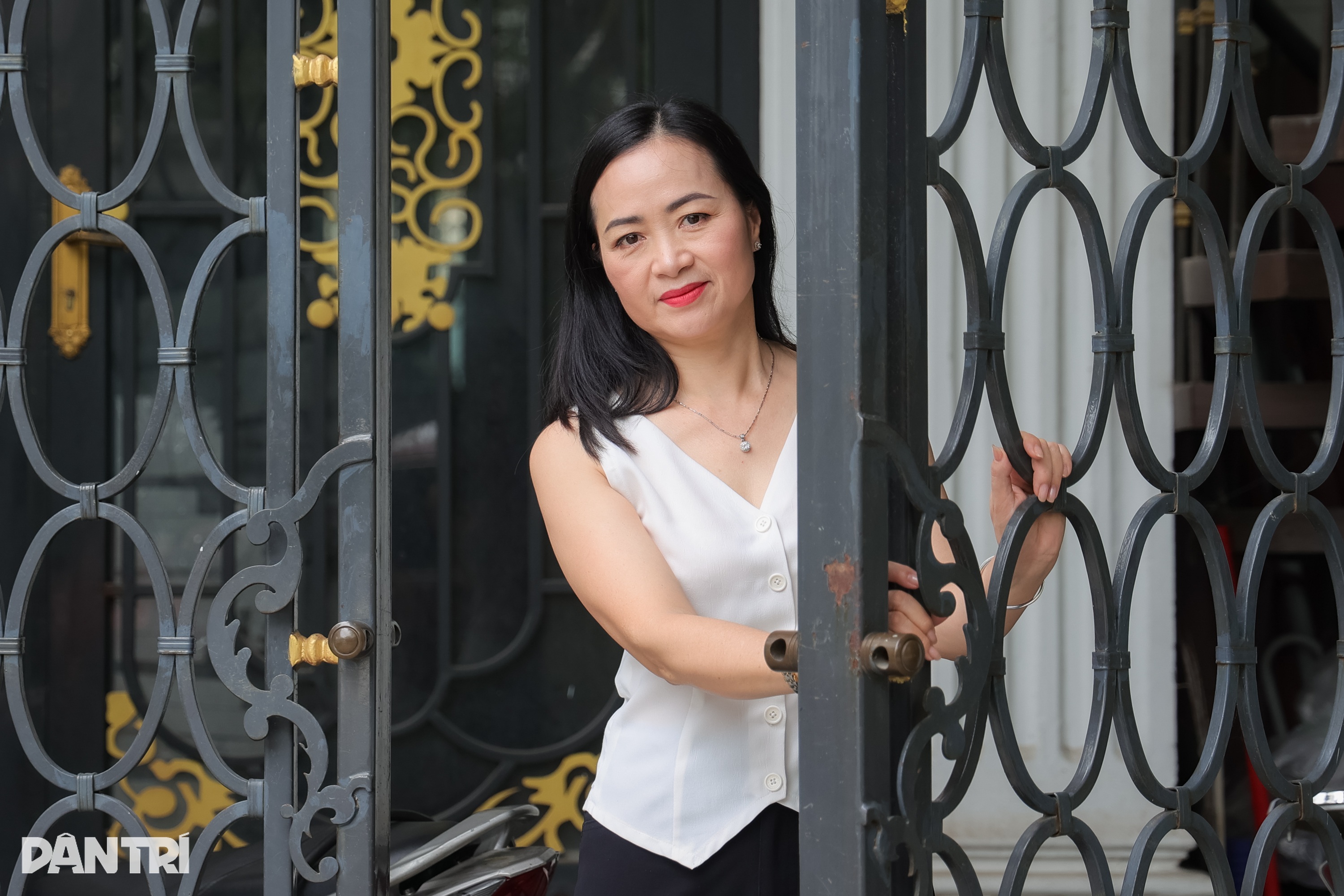 Bên trong biệt thự rộng 150m2, cao 5 tầng của Hậu 