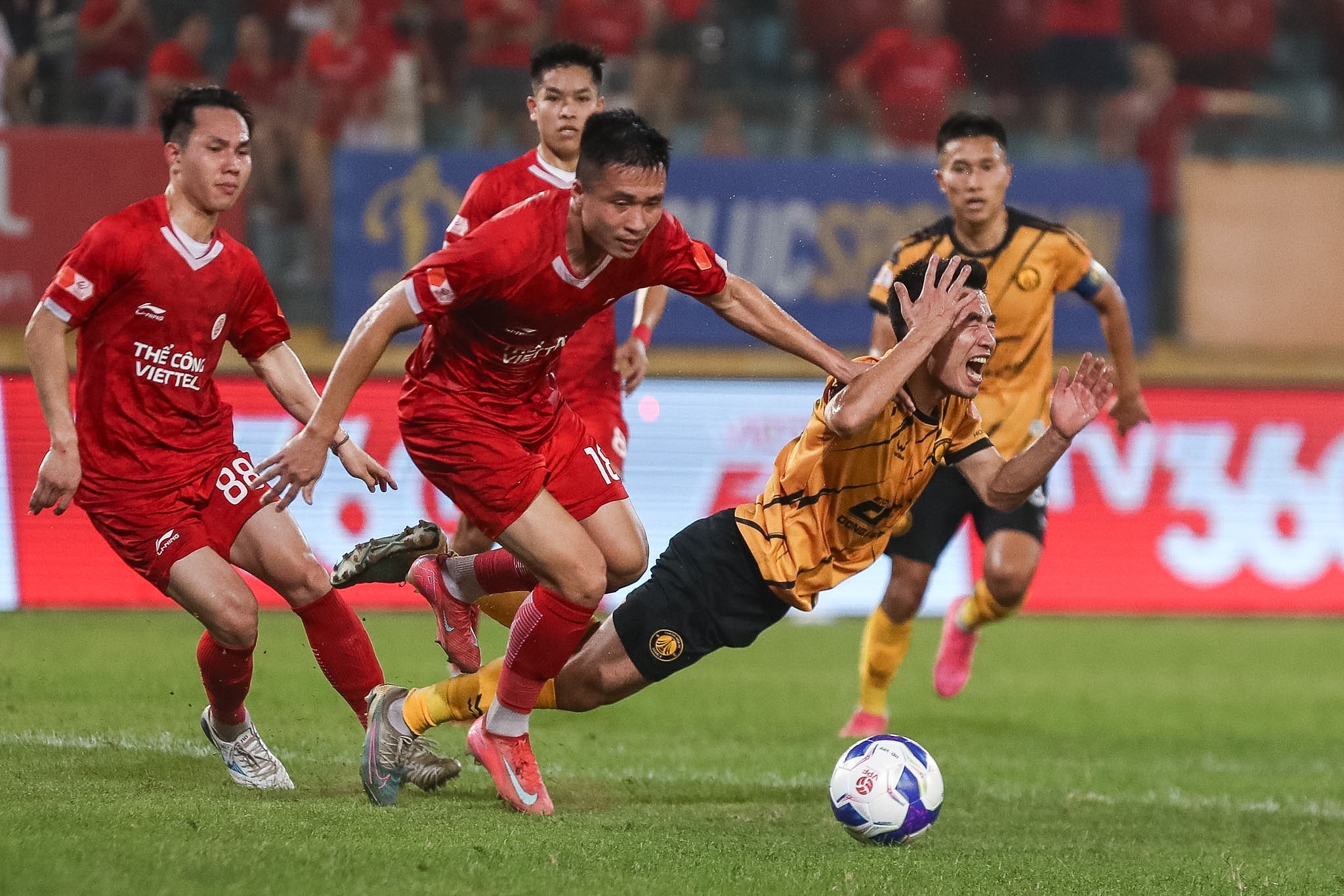 Thể Công Viettel giành 3 điểm, tiếp tục nuôi hy vọng vô địch V-League