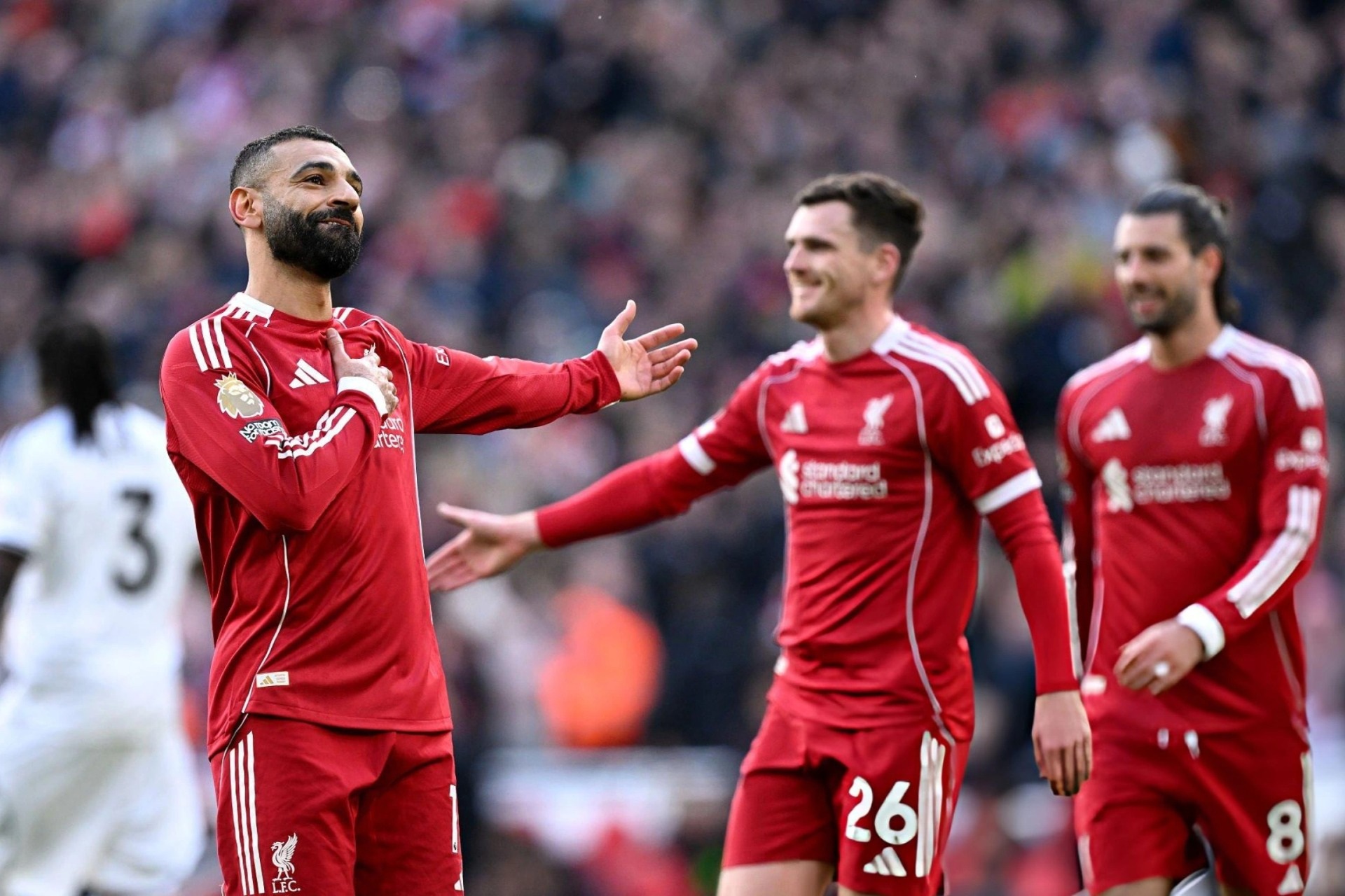 Liverpool chiếm vị trí dự Champions League, gây sức ép lớn lên Chelsea
