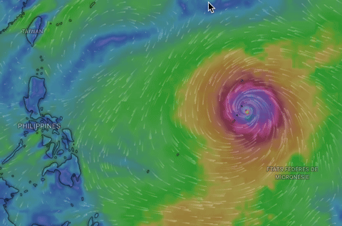 Siêu bão Sinlaku đang đổi hướng, Biển Đông thoát nguy hiểm