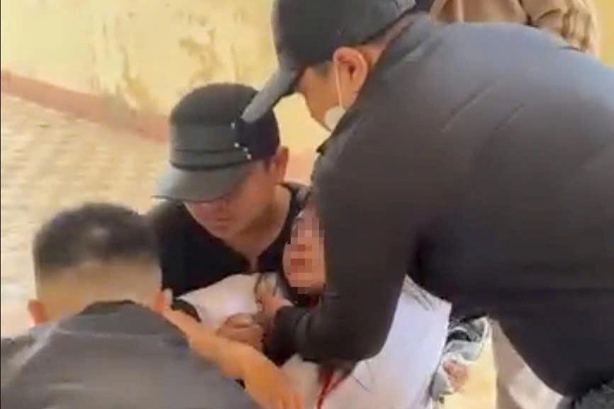 Nữ sinh lớp 7 bị đánh tới tấp vẫn chưa thể đến trường