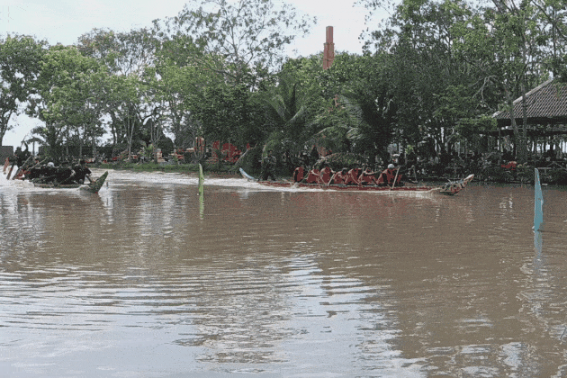 Sôi nổi đua ghe Ngo mini mừng Tết cổ truyền của đồng bào dân tộc Khmer