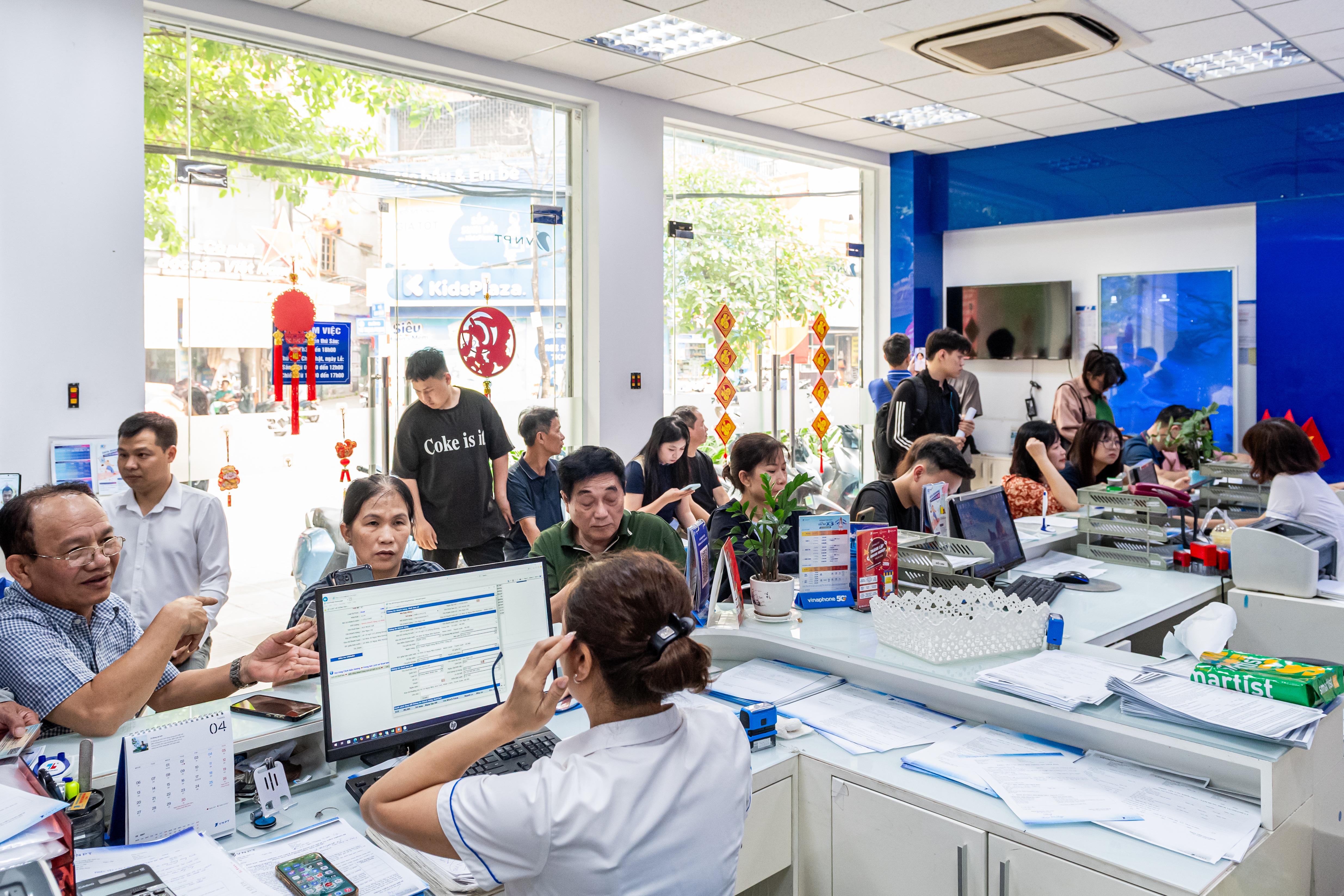 Sẽ hỗ trợ xác thực thuê bao tại nhà đối với người cao tuổi, người yếu thế