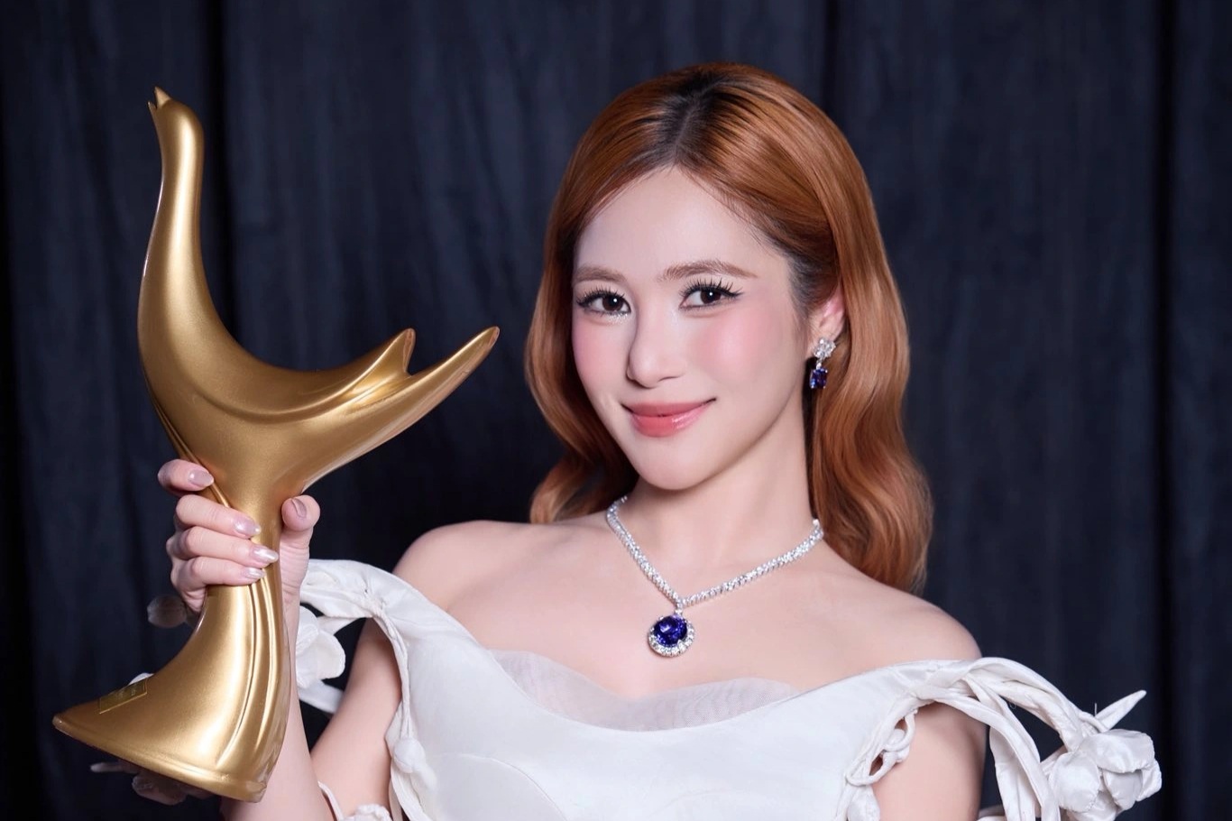 Hương Tràm lên tiếng sau tranh cãi khi nhận giải Album của năm