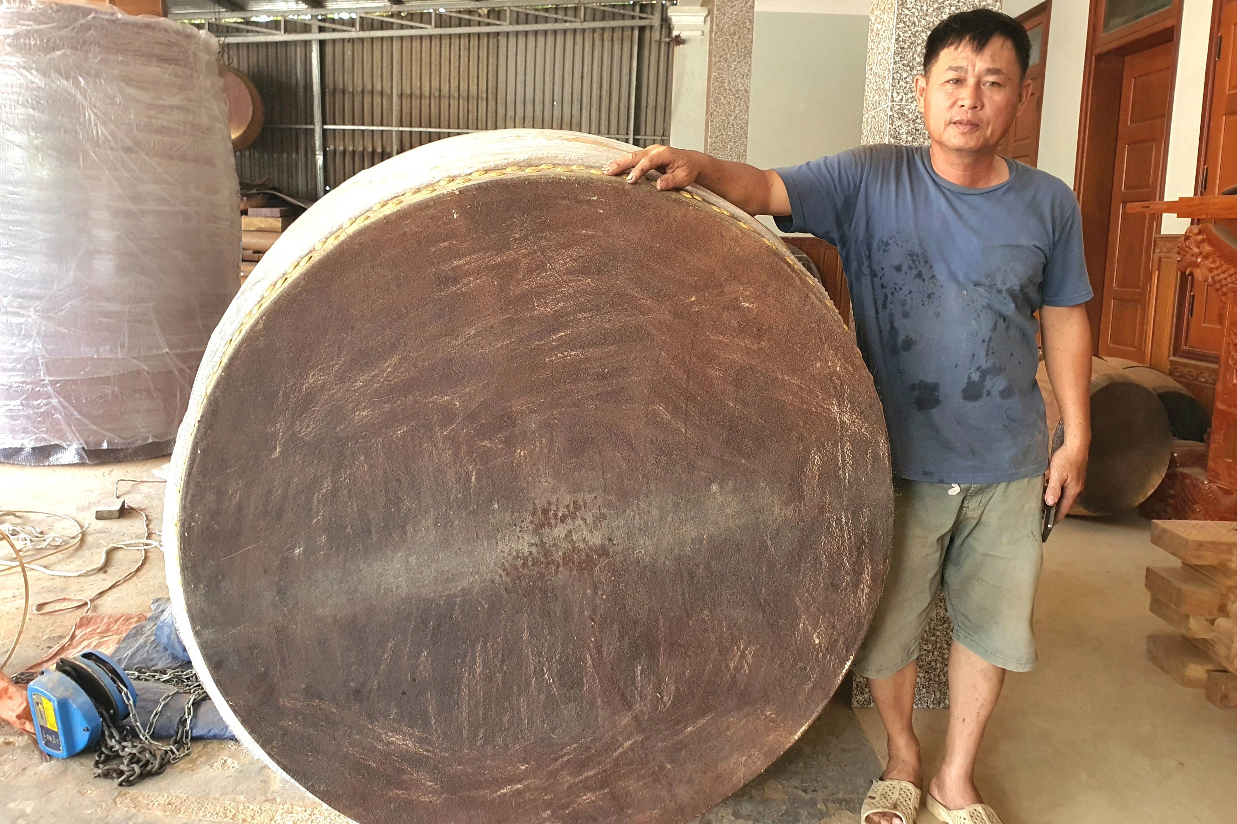 Gia tộc làm trống khổng lồ từ gỗ đặc, có chiếc giá 4 tỷ đồng