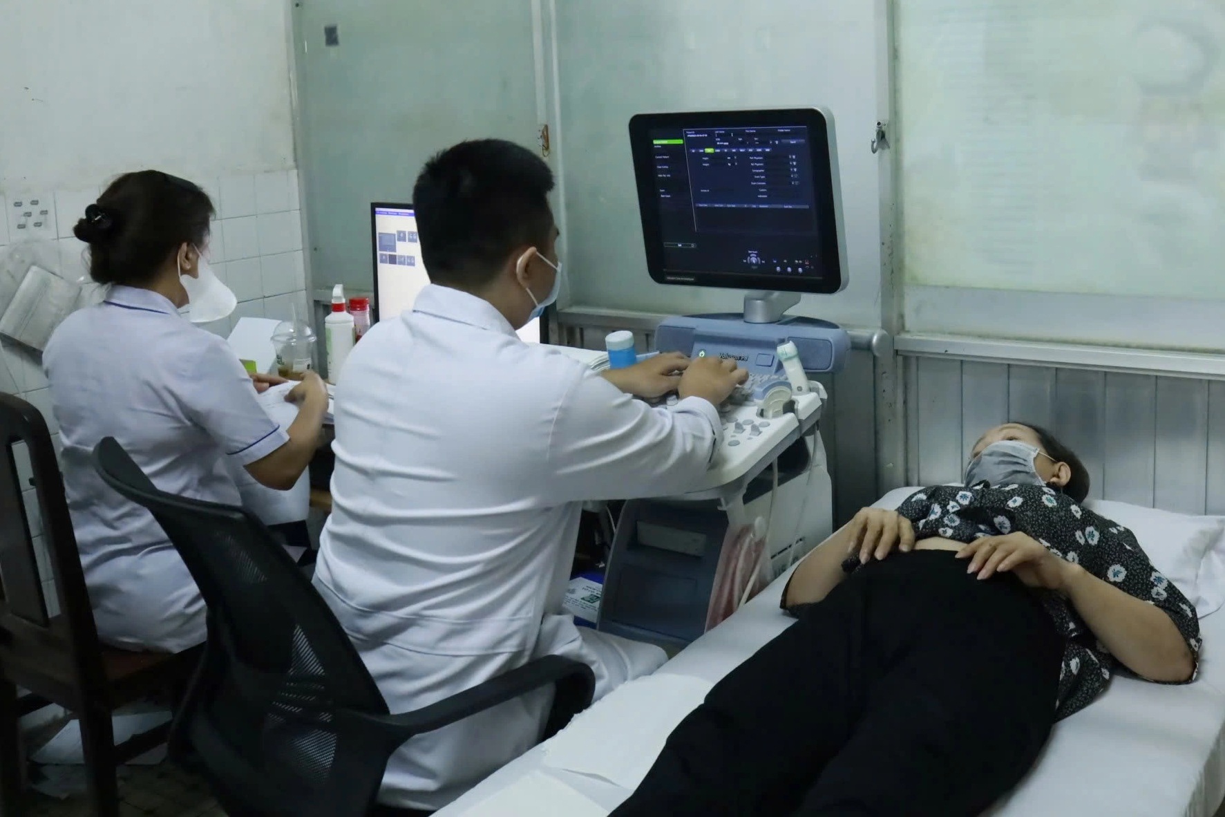 TPHCM huy động 104 bệnh viện, đưa dịch vụ y tế đến tận nhà dân