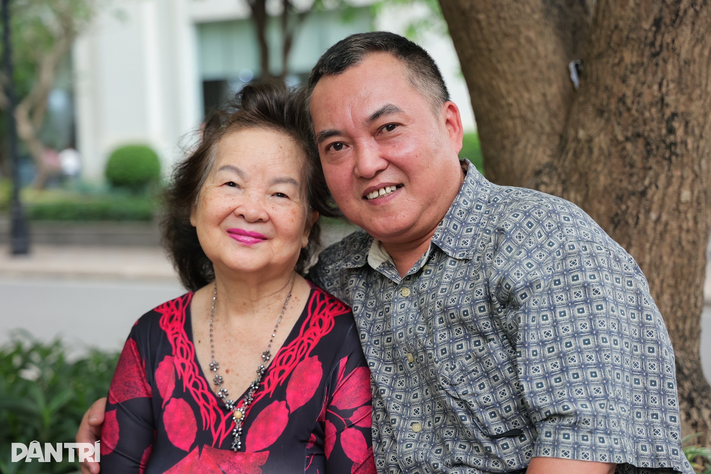 Cuộc sống bình lặng ở tuổi U80 của NSƯT Tố Uyên “Con chim vành khuyên”