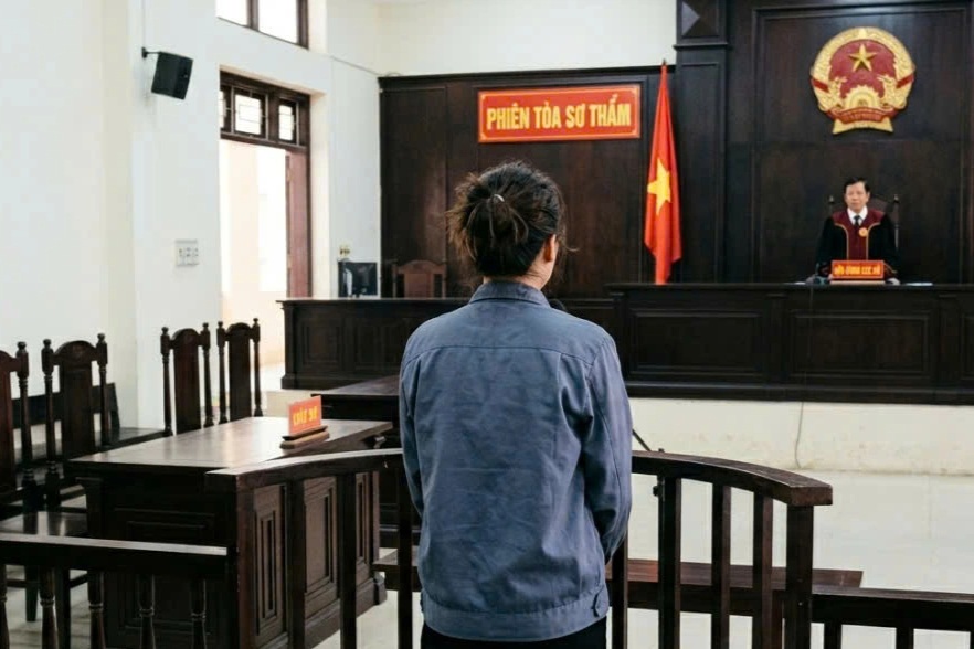 Hàng xóm đưa nhau ra tòa vì lối đi, bị hại phủ nhận bị cáo là hung thủ