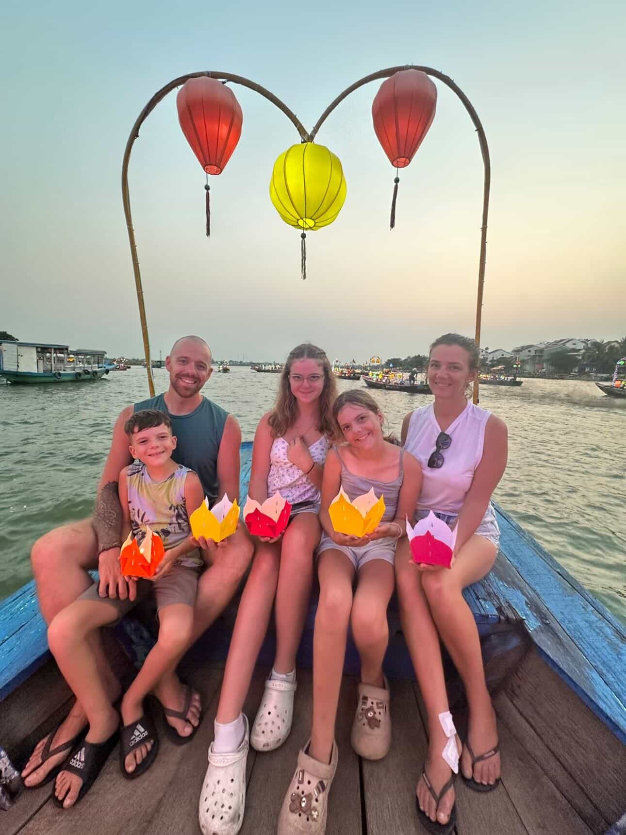 Foreign visitors praise Vietnam’s safe, welcoming life - 2