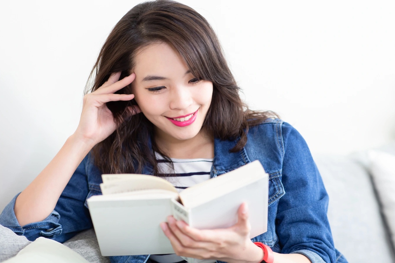 Đọc để mở một cánh cửa, không chỉ ra thế giới mà còn với chính mình