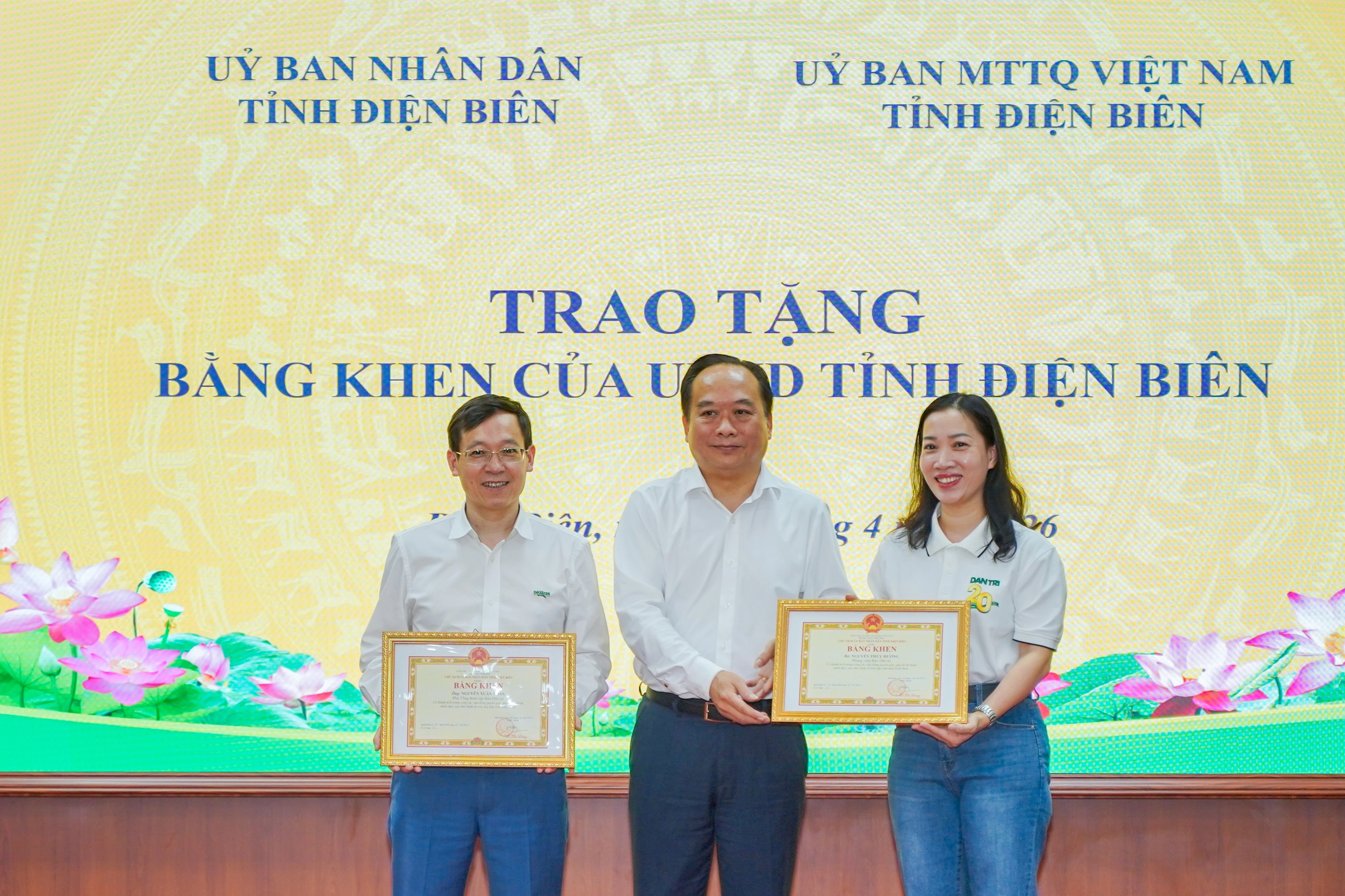 Báo Dân trí nhận Bằng khen của UBND tỉnh Điện Biên