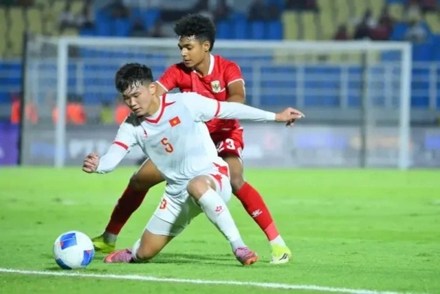 Báo Indonesia chất vấn đội nhà về lối chơi 