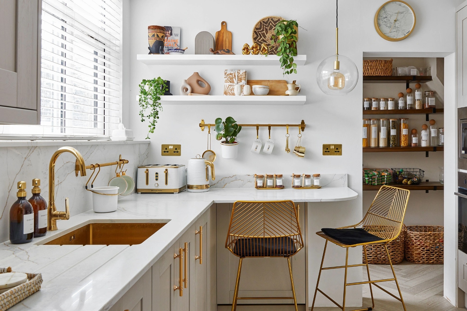 6 mẹo “ăn gian diện tích” giúp bếp nhỏ trông rộng gấp đôi