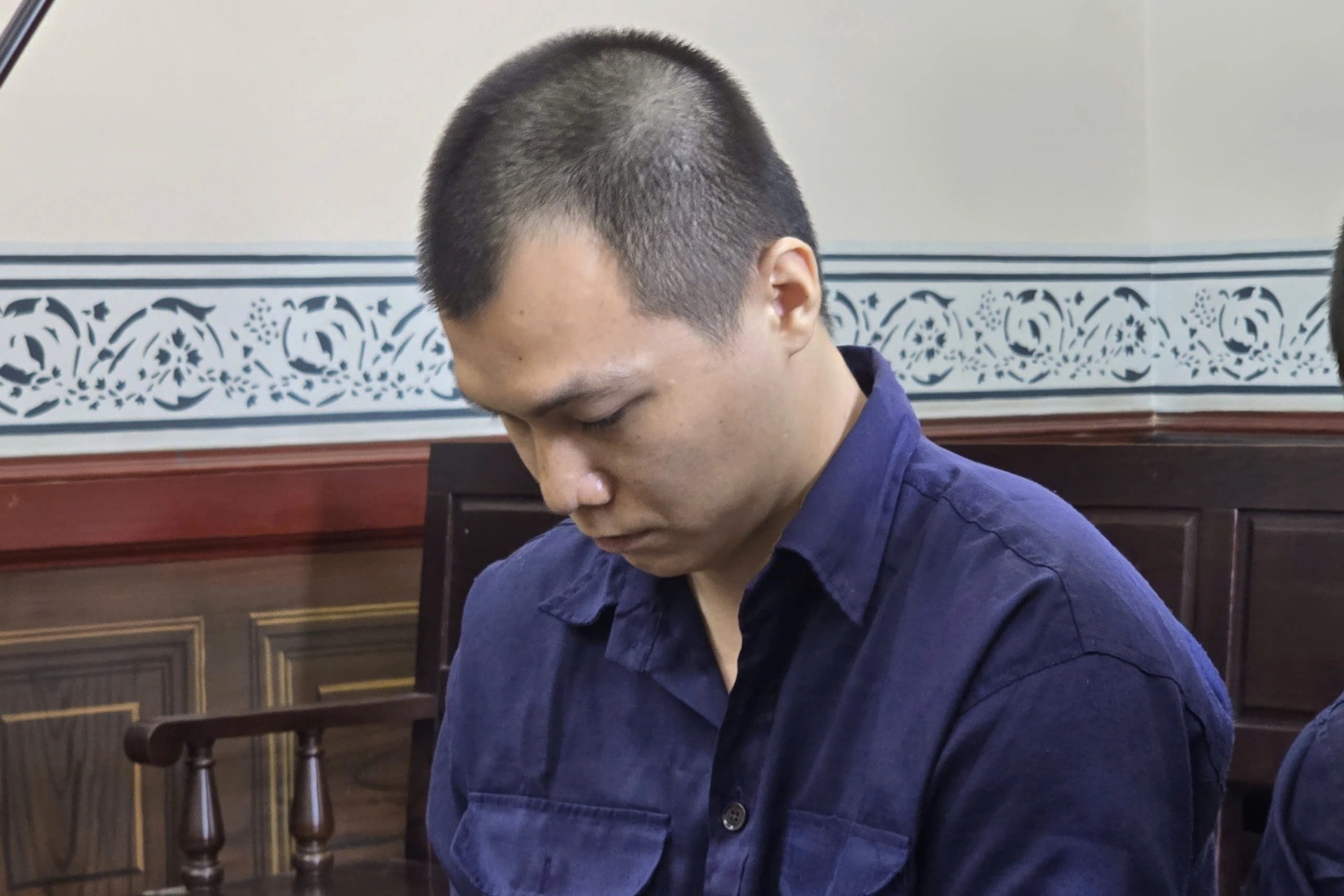 Cựu tiếp viên hàng không cùng vợ lĩnh án vì buôn ma túy