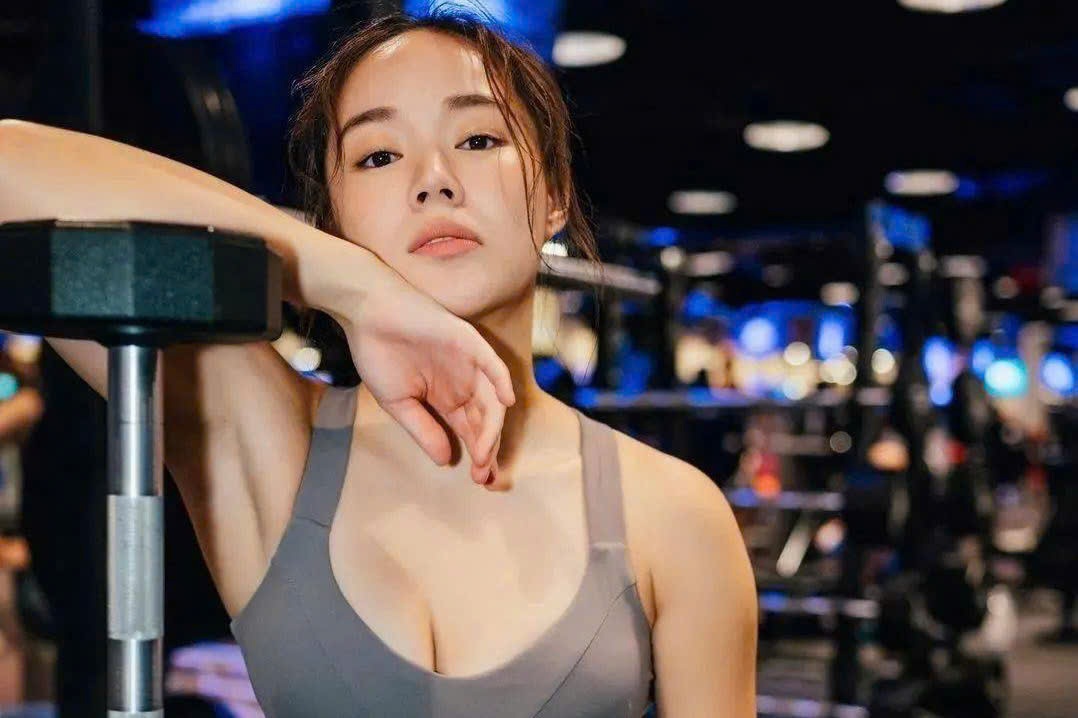 Hôn nhân của tôi sụp đổ chỉ vì một tin nhắn từ “người bạn thân” của chồng