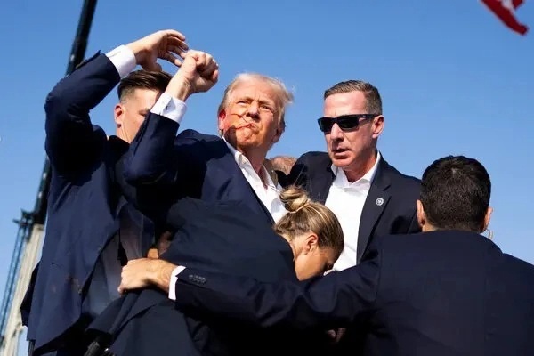 Tổng thống Trump không thích mặc áo chống đạn