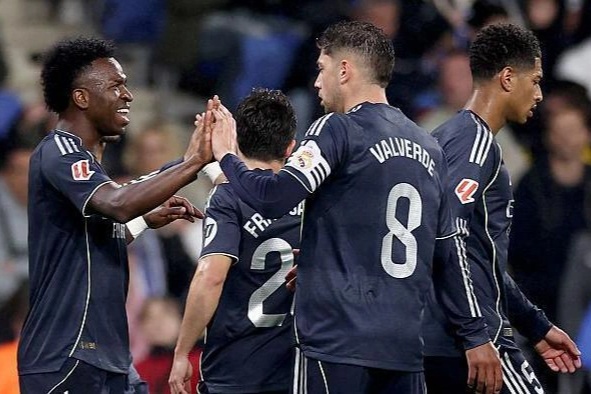 Real Madrid chiến thắng, Barcelona chưa thể lên ngôi ở La Liga