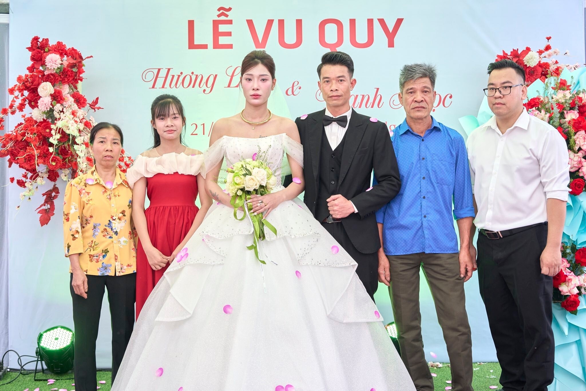 Đám cưới xúc động ở Phú Thọ: Bố mẹ chồng làm 40 mâm cỗ gả con dâu lấy chồng