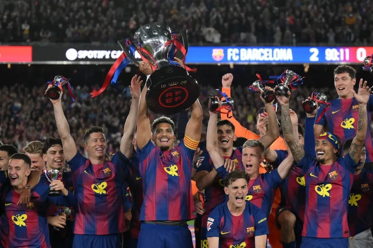 Đánh bại Real Madrid, Barcelona lên ngôi vô địch La Liga