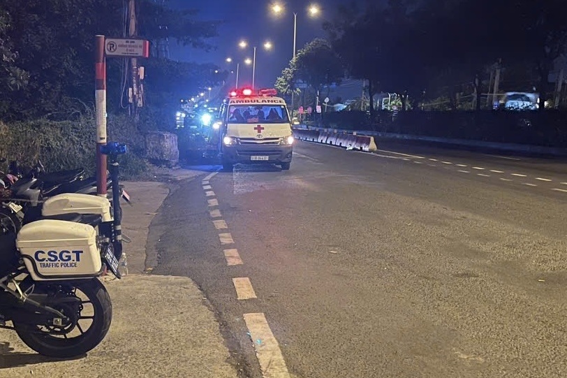 Người đàn ông chết cháy gần trạm xe buýt ở TPHCM