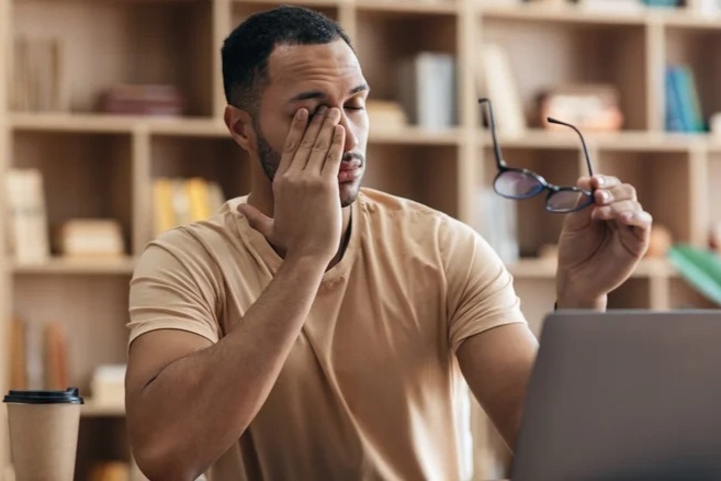Màn hình điện tử có thể gây hại cho mắt như thế nào?