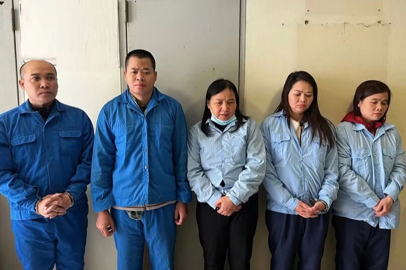 Xét xử nhóm cựu cán bộ 