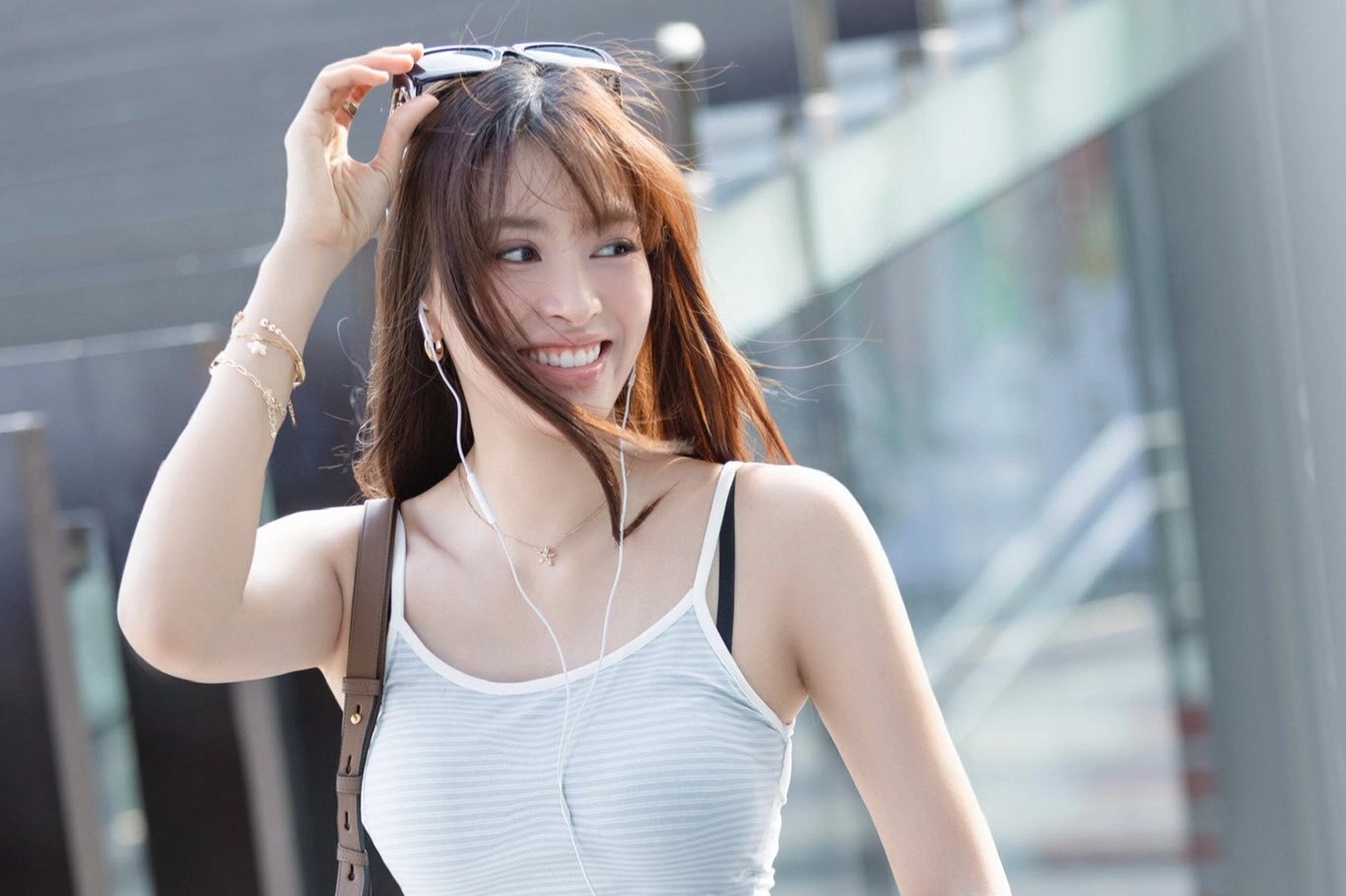 Hoa hậu Tiểu Vy sau 8 năm: Ngày càng gợi cảm, nói gì khi bị chê thái độ?