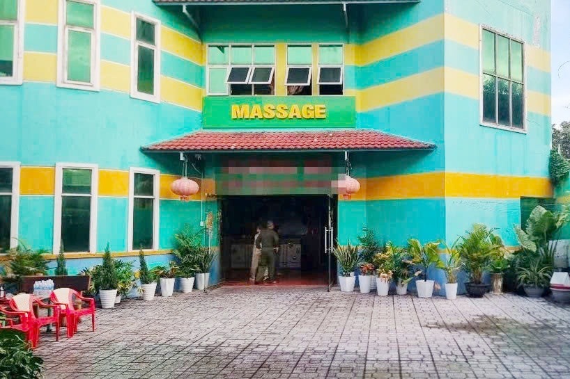 Công an Tây Ninh triệt phá tụ điểm mại dâm núp bóng massage