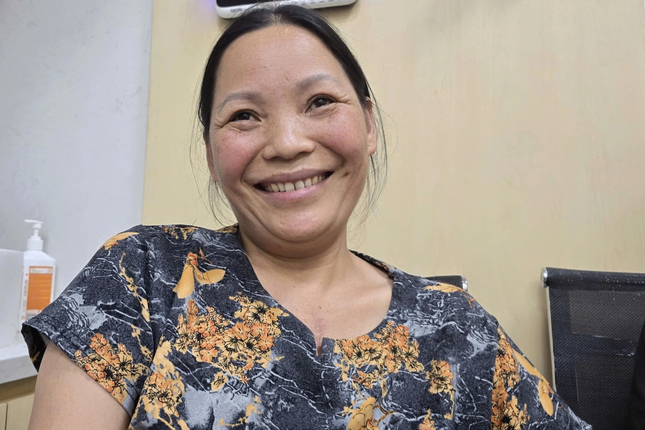 Nụ cười ngày xuất viện của người mẹ nghèo từng tuyệt vọng ch